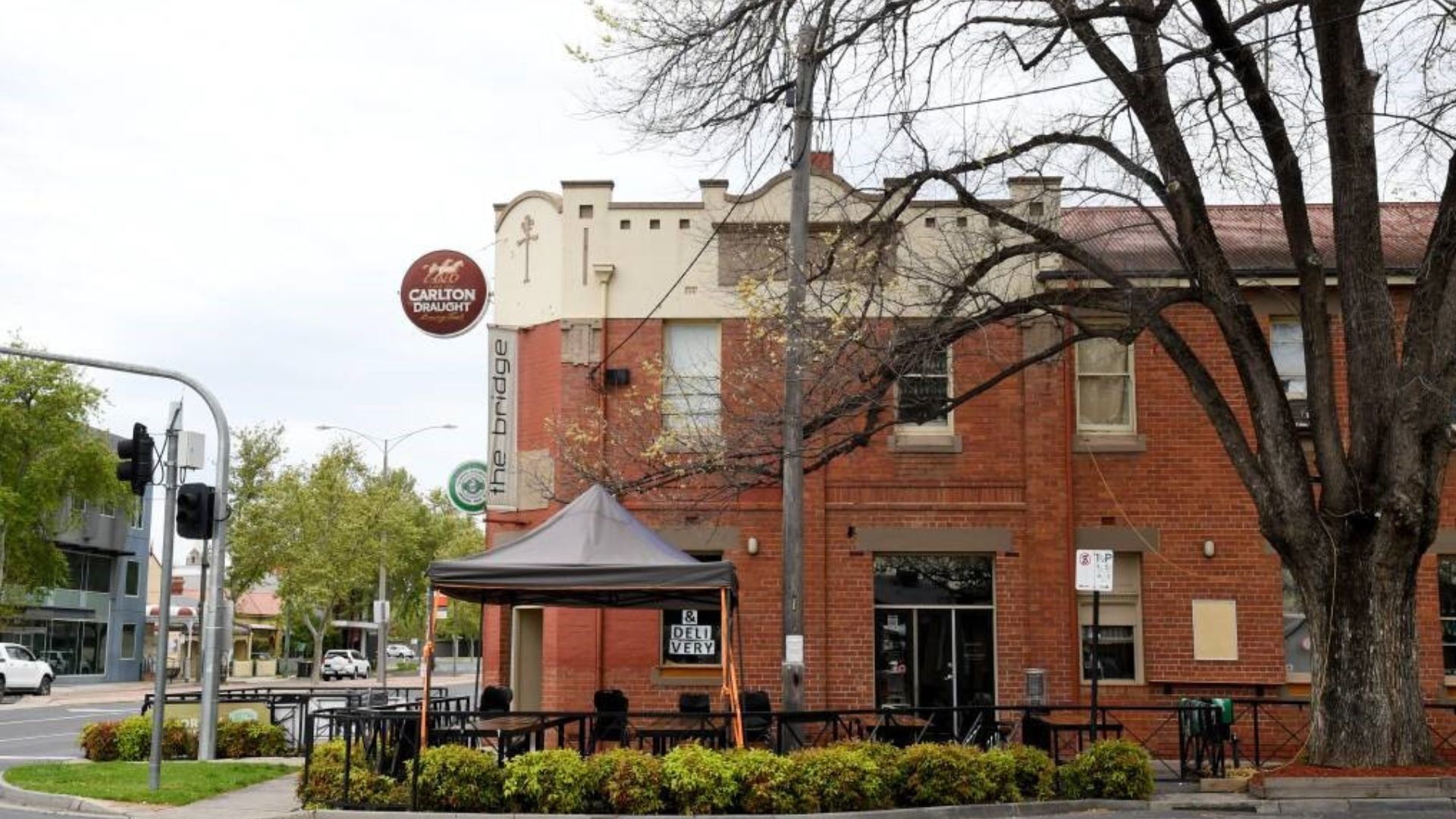 Premium Investment in a strong regional town - The Bridge Hotel