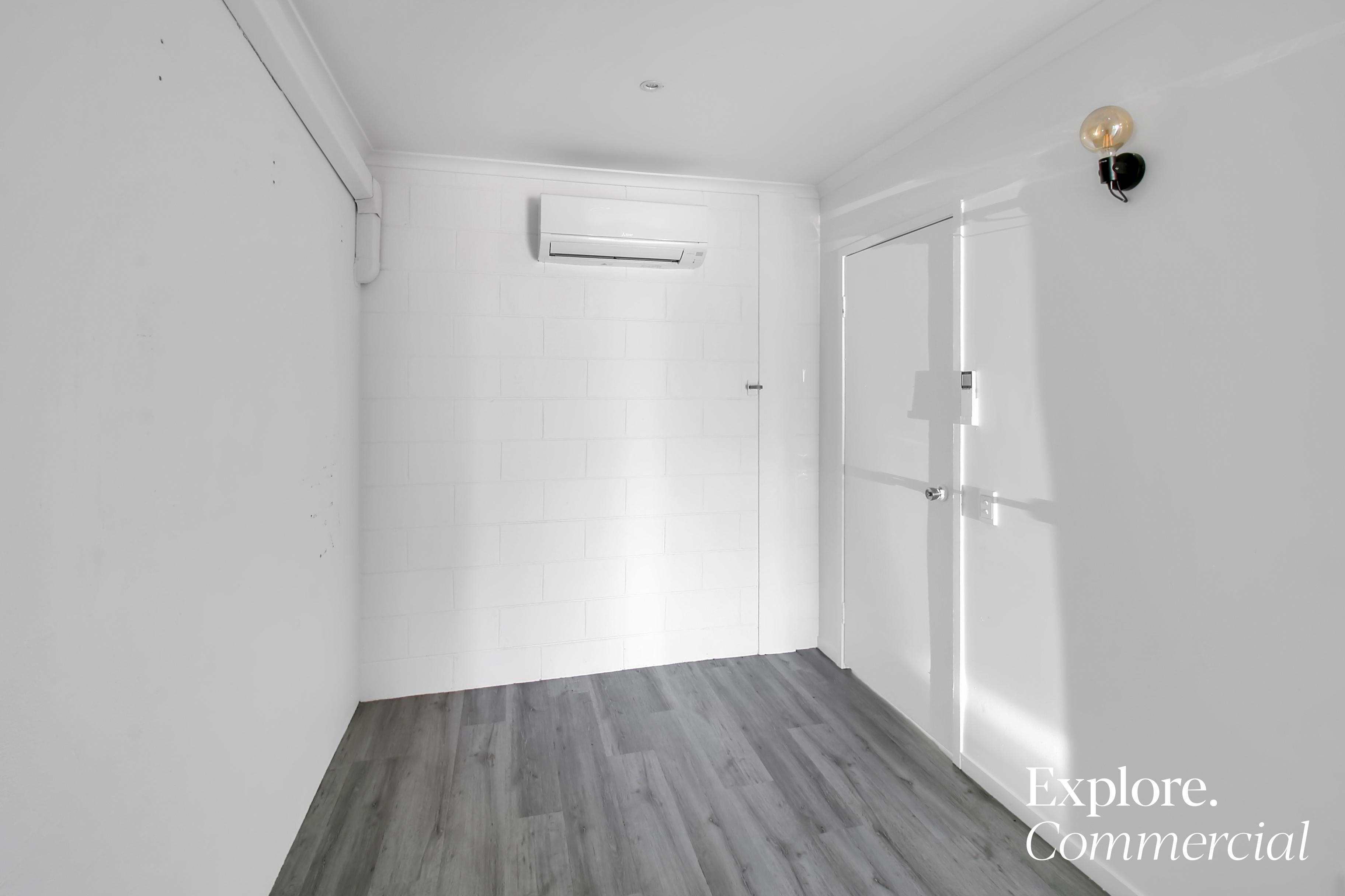 NEWLY RENOVATED, MOVE-IN READY TENANCY IN SLADE POINT COMPLEX