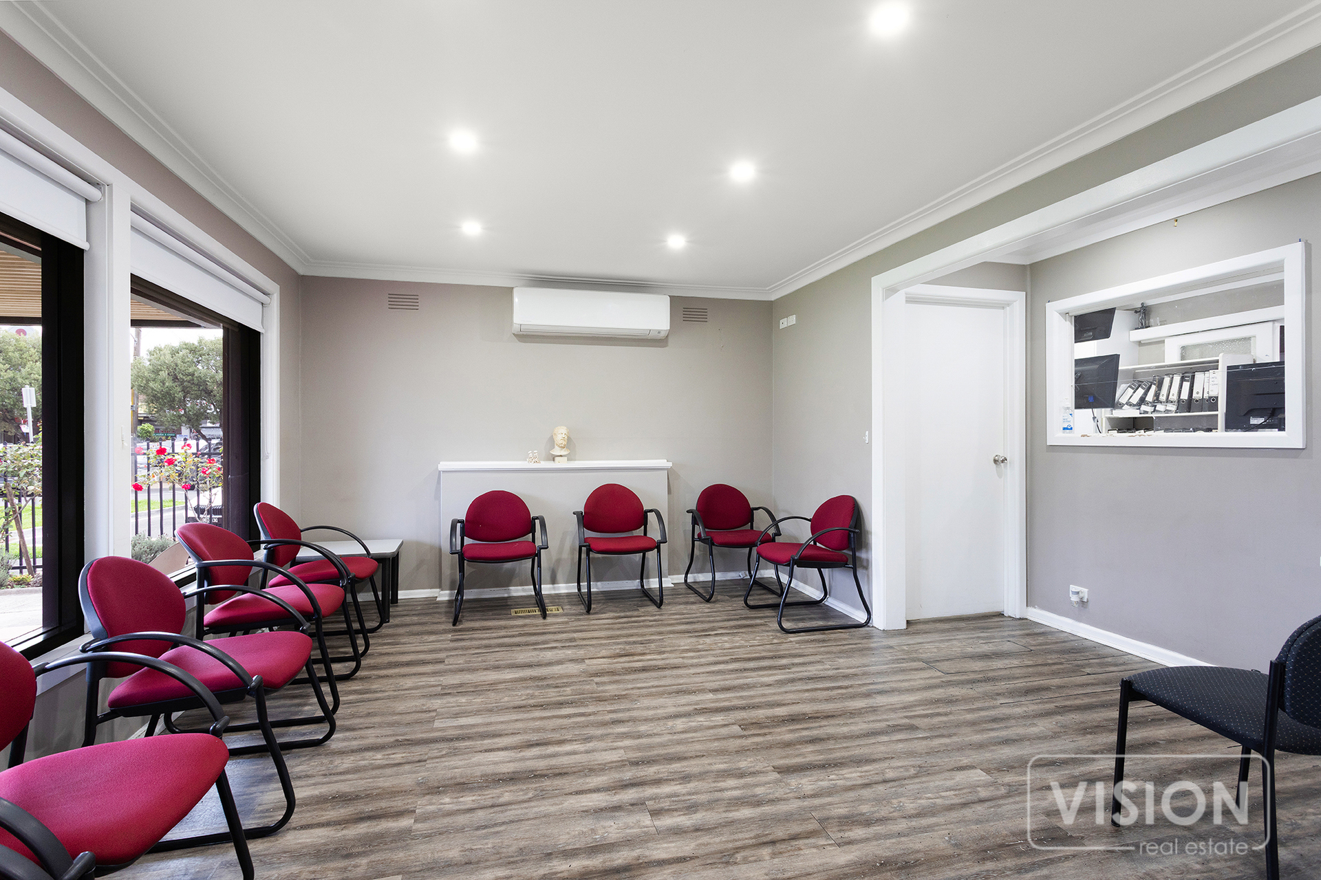 PROMINENT MEDICAL FREEHOLD IN MAJOR RETAIL HUB