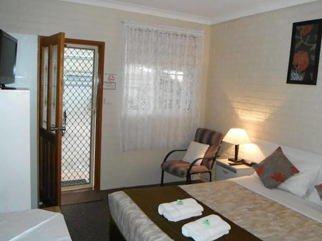 A RARE FREEHOLD MOTEL OPPORTUNITY! - 892MF