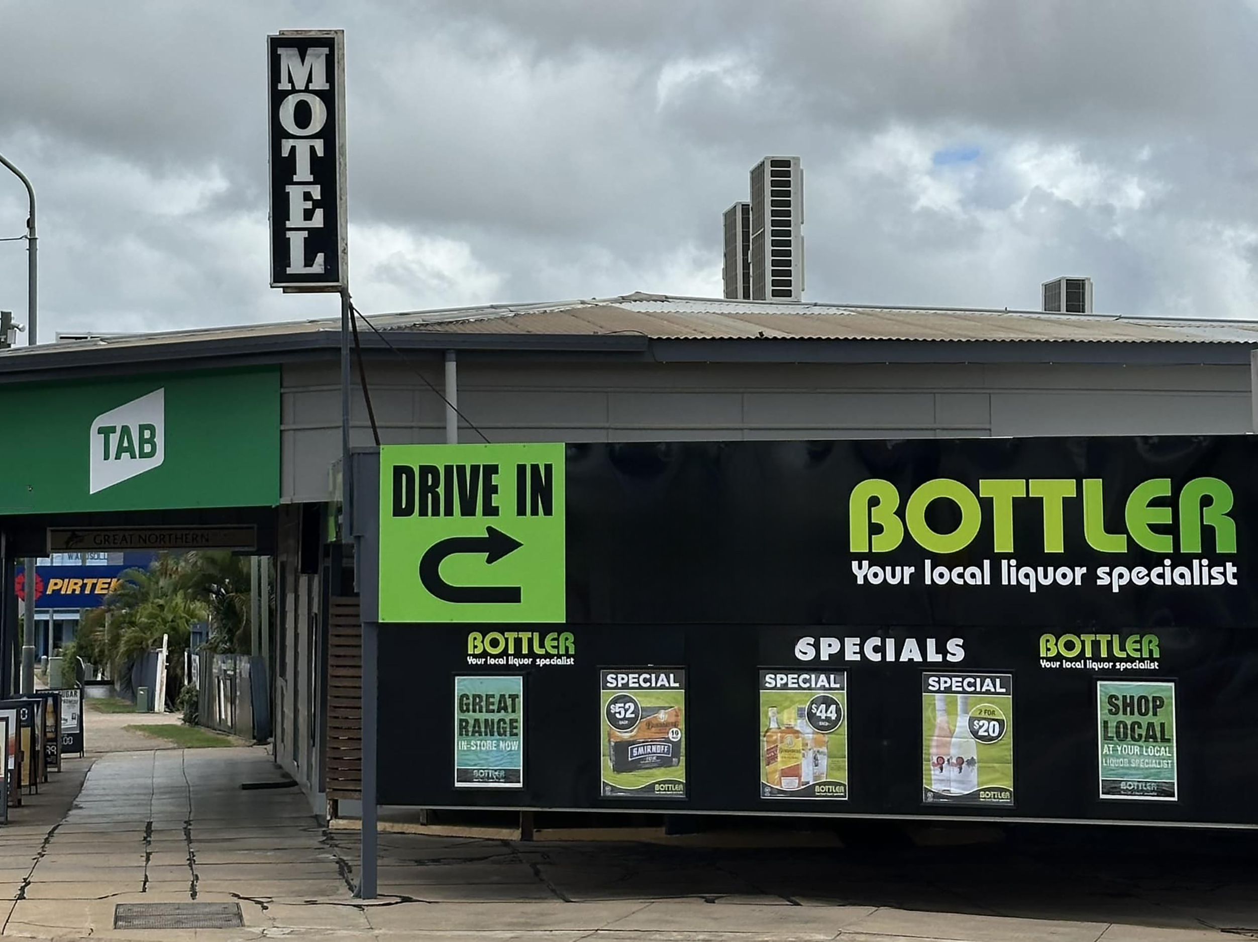 NORTH QLD HOTEL/MOTEL FREEHOLD OPPORTUNITY - 145HF