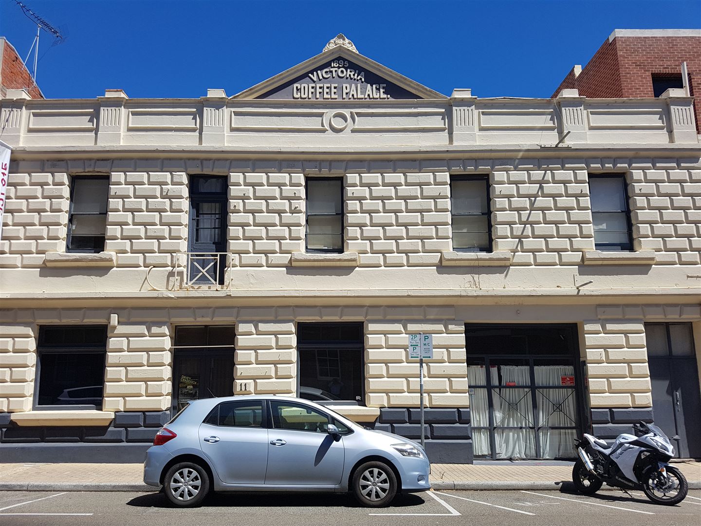 Historic Fremantle West End Location!!