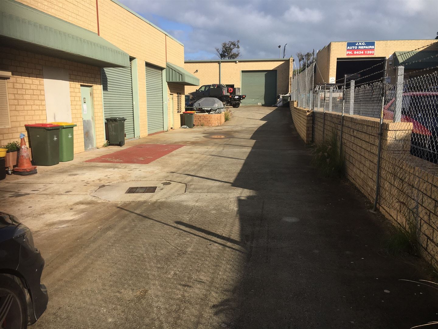 Functional Warehouse with Exclusive Rear Yard