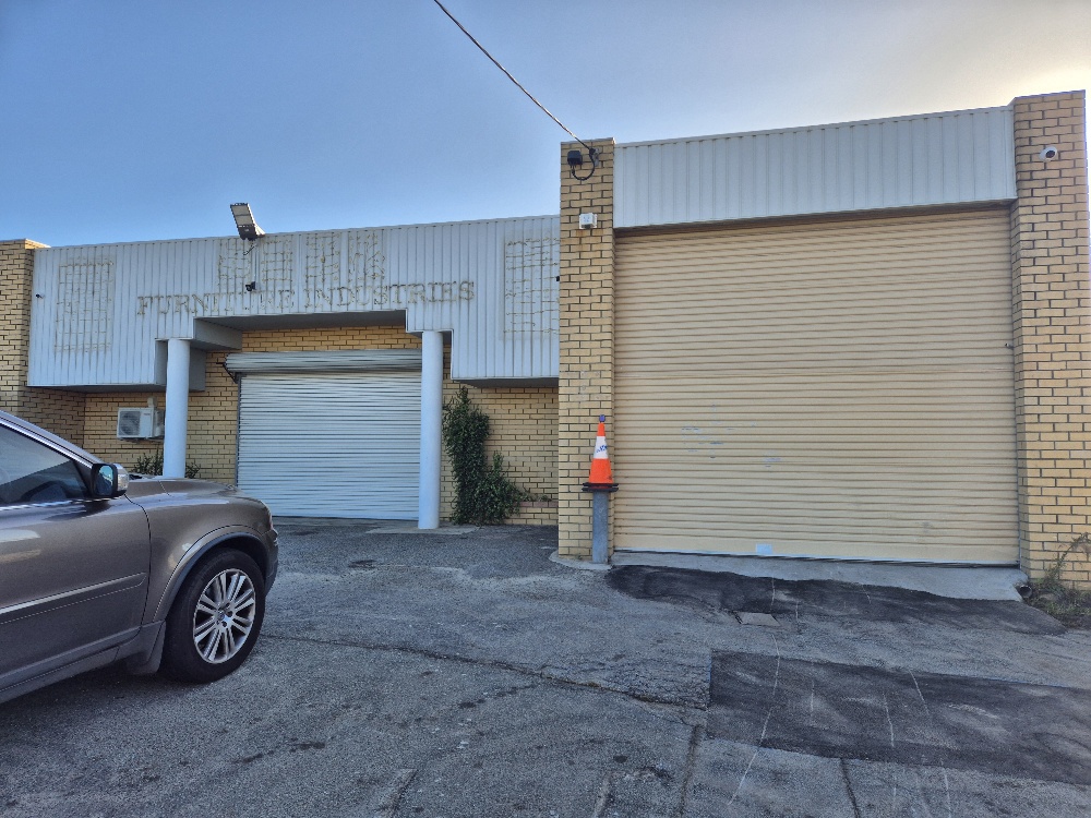 Large Warehouse/Workshop Available Immediately