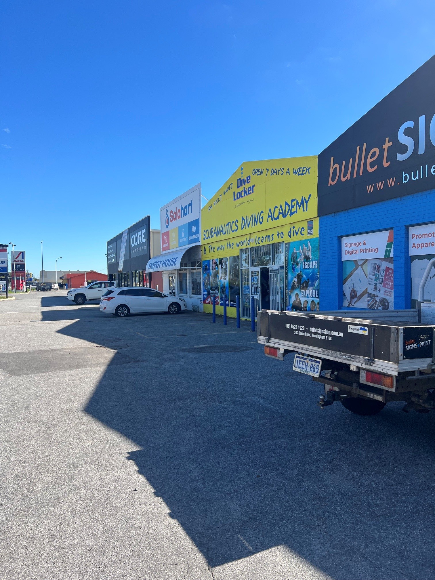 FOR LEASE - PRIME DIXON ROAD EXPOSURE
