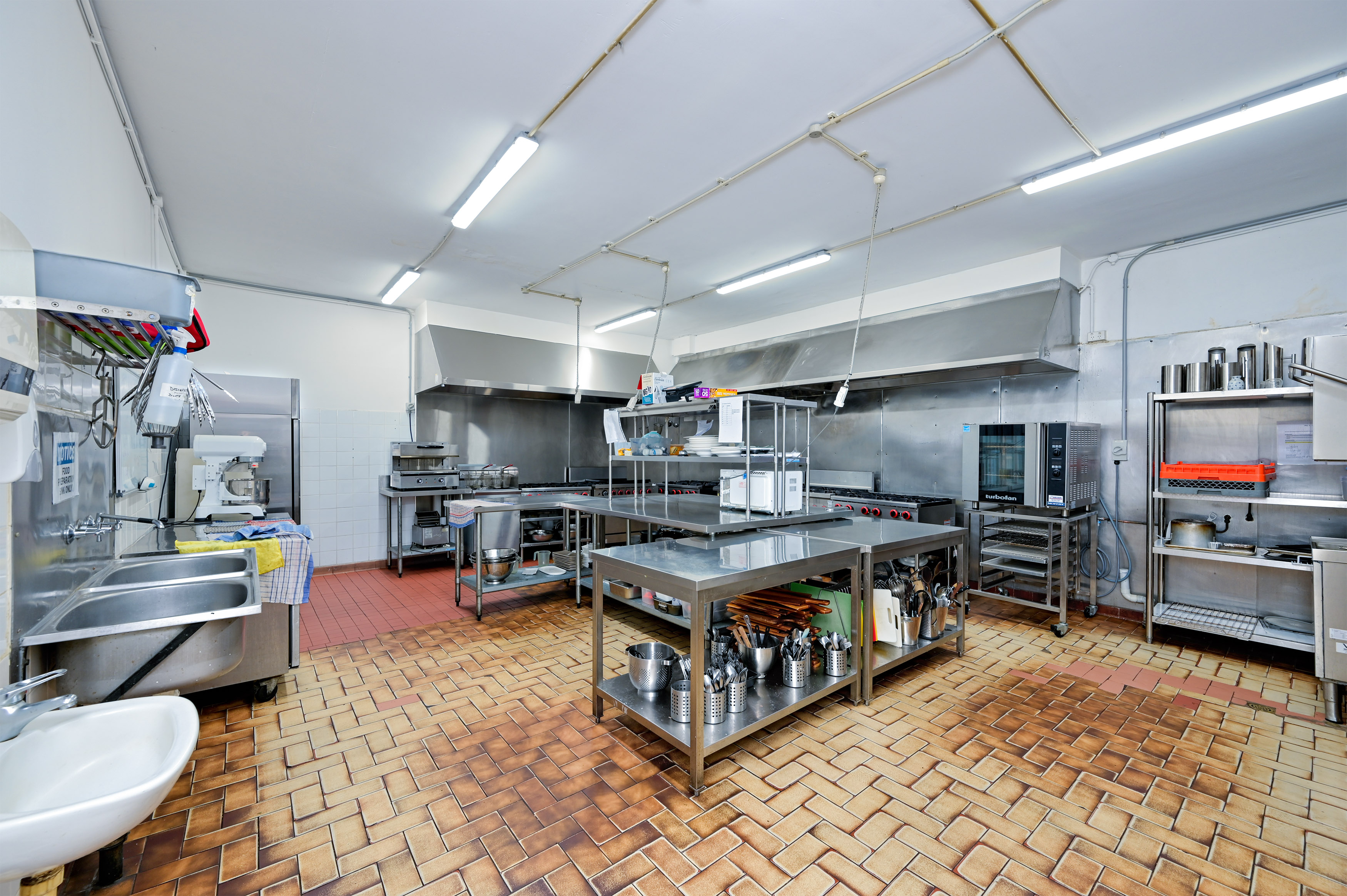 Fully Equipped Wine Bar | Restaurant | Commercial Kitchen