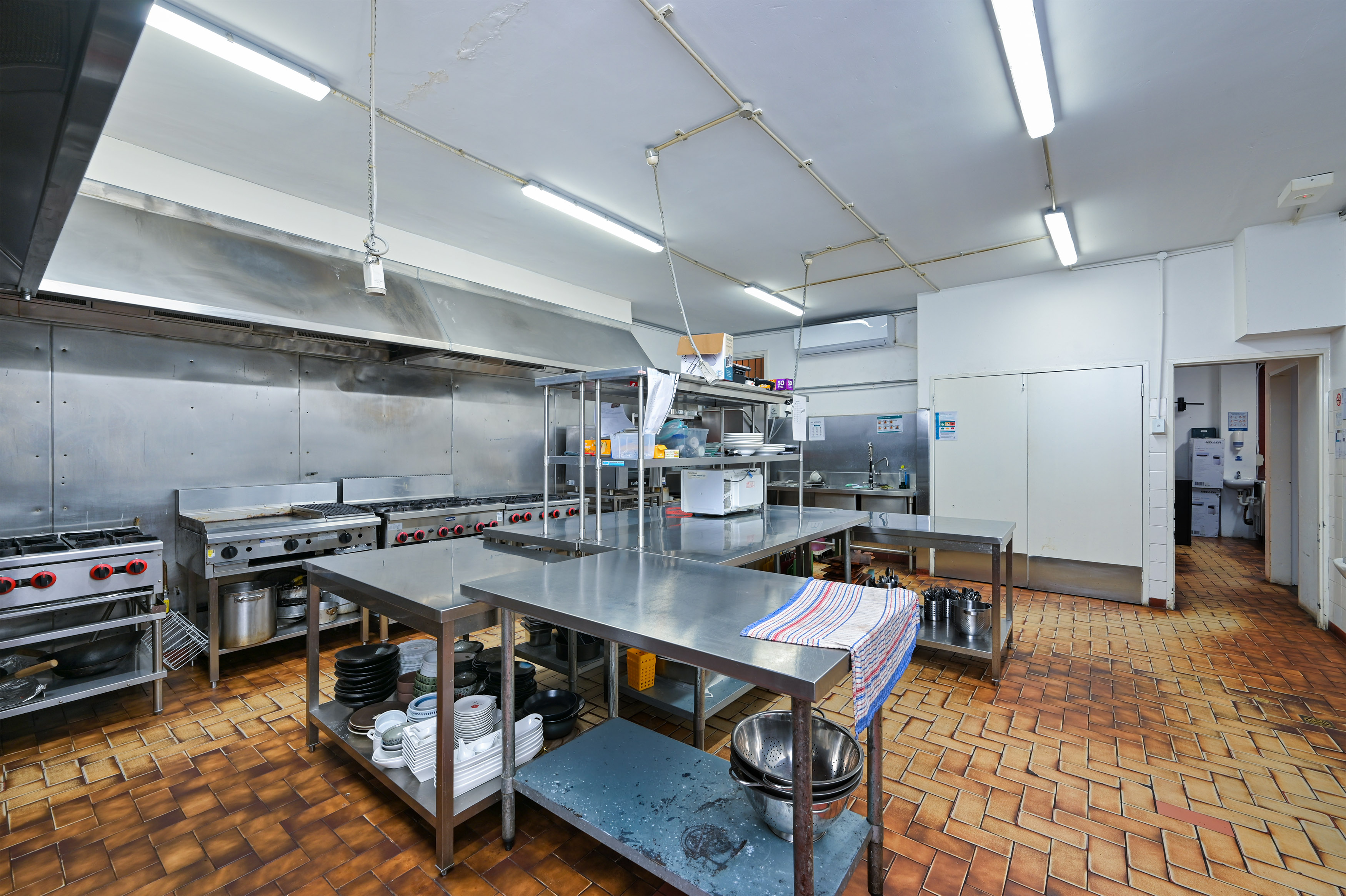 Fully Equipped Wine Bar | Restaurant | Commercial Kitchen
