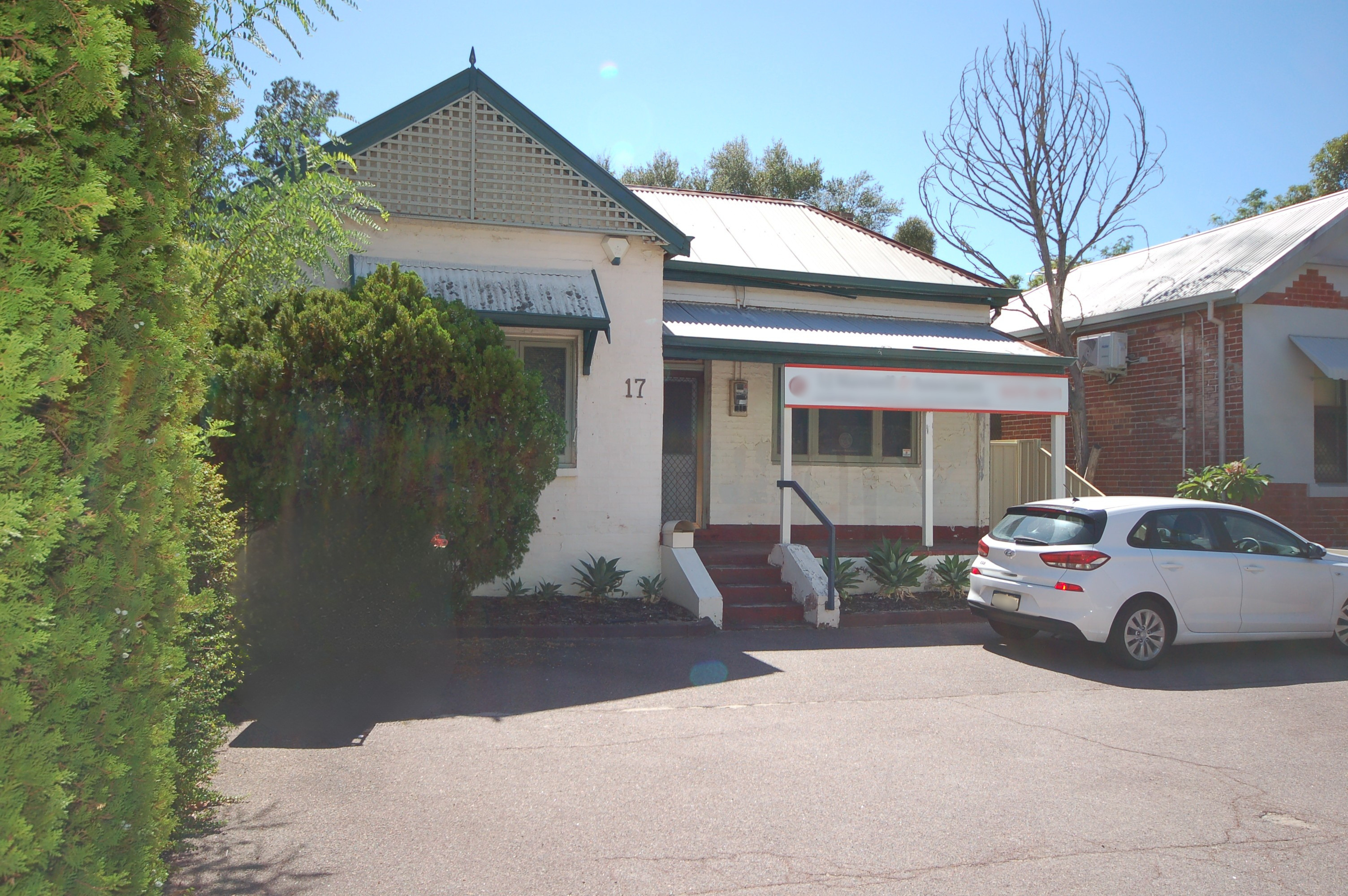 Character Office / Consulting Opportunity in Bayswater Town Centre