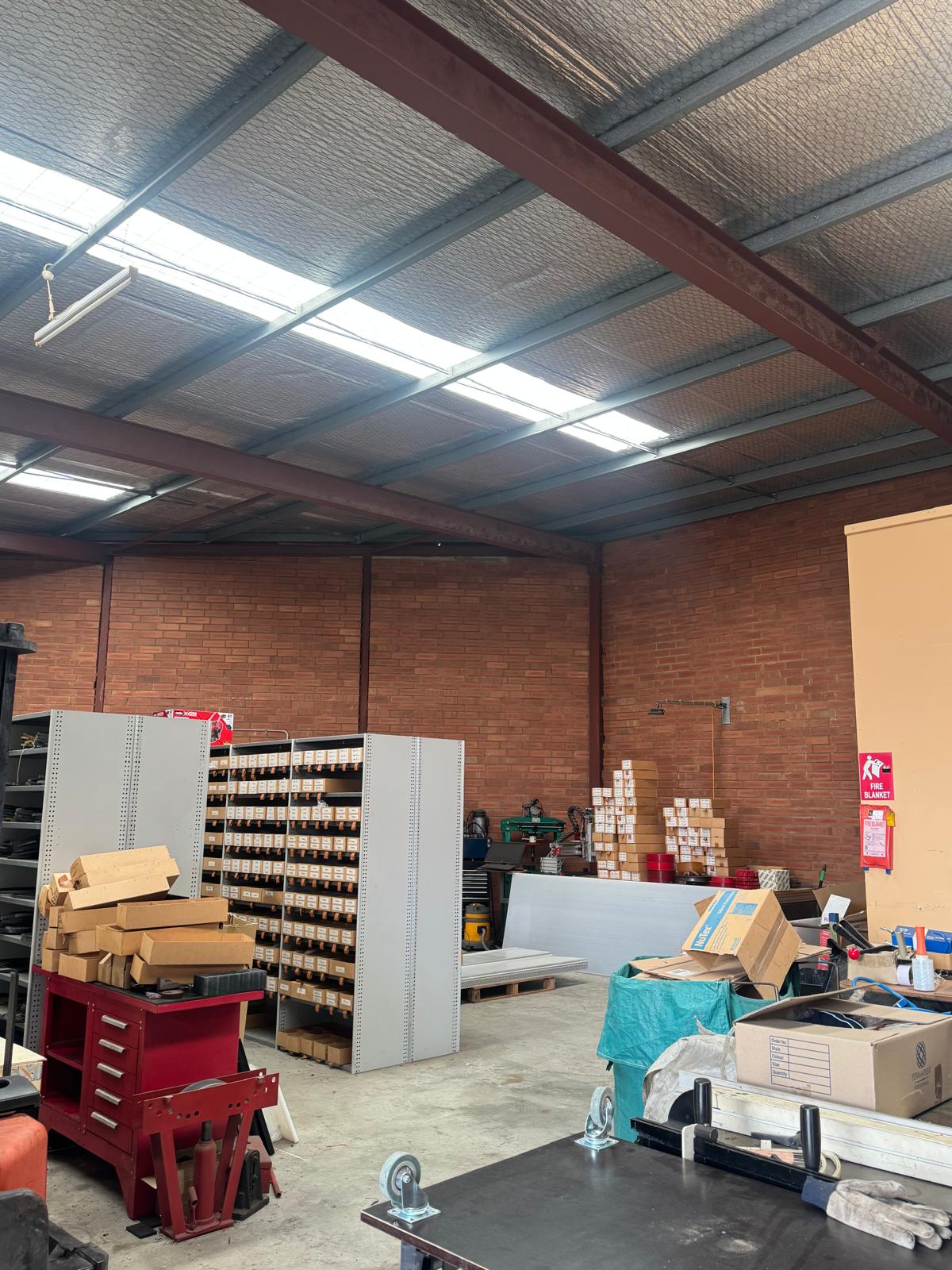 Office / Warehouse in Prime Location