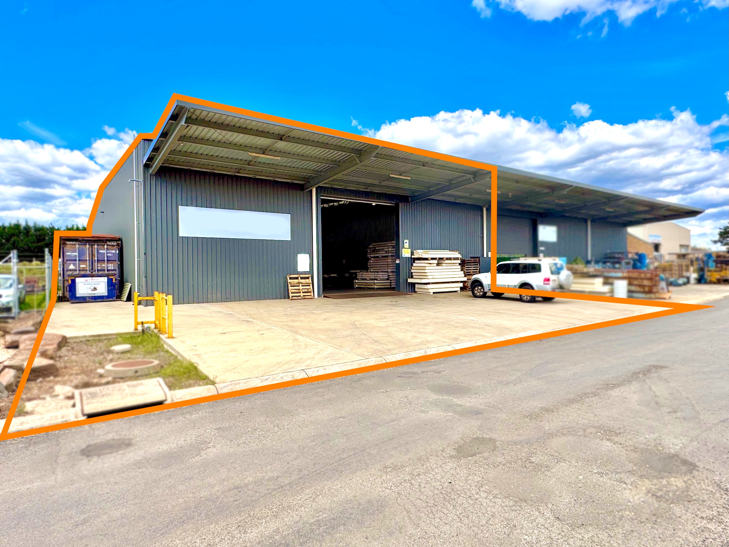 Versatile Industrial Warehouse  800m Factory on 1,186m Site