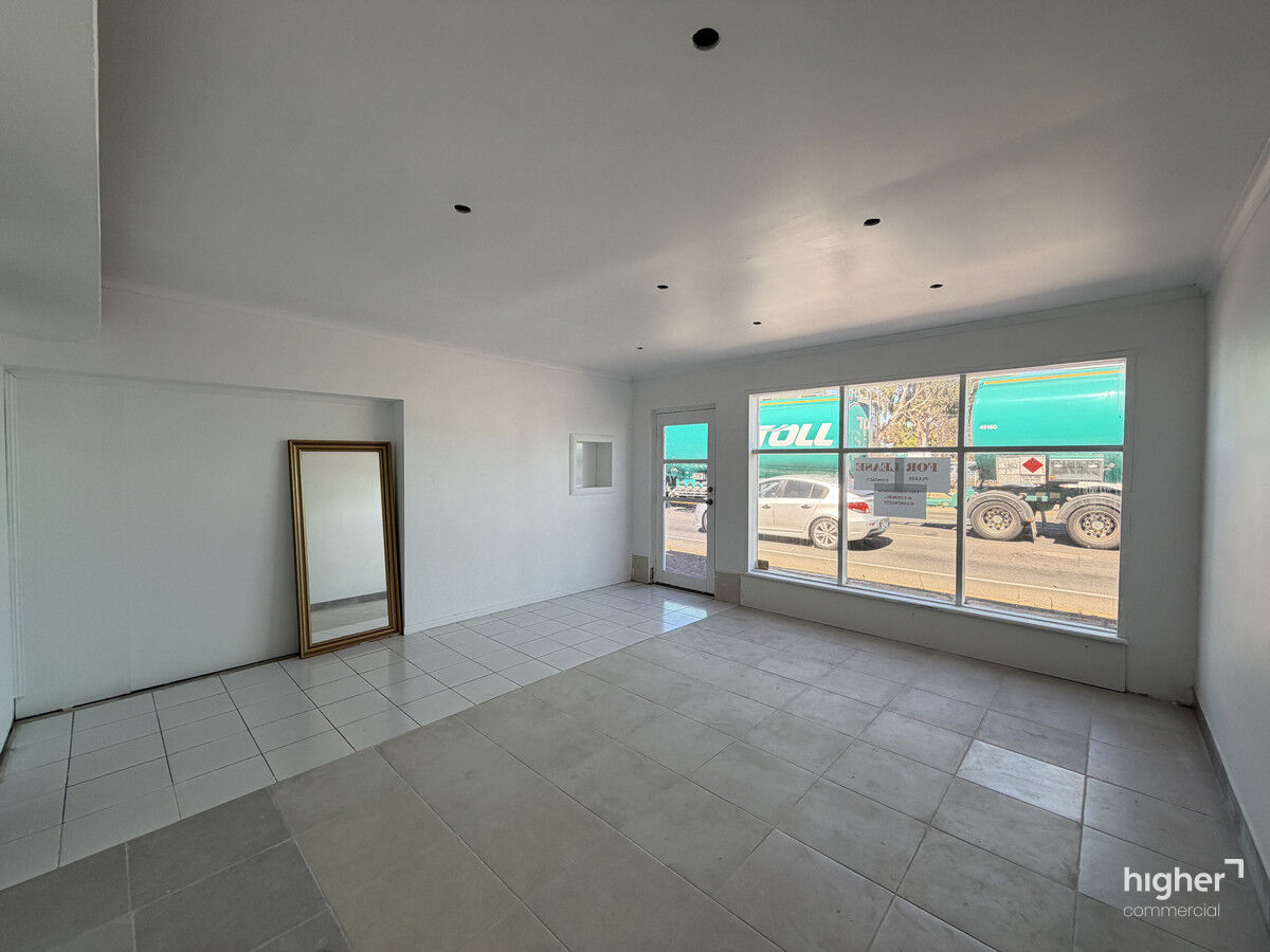 Office and Shopfront Along High Traffic Intersection