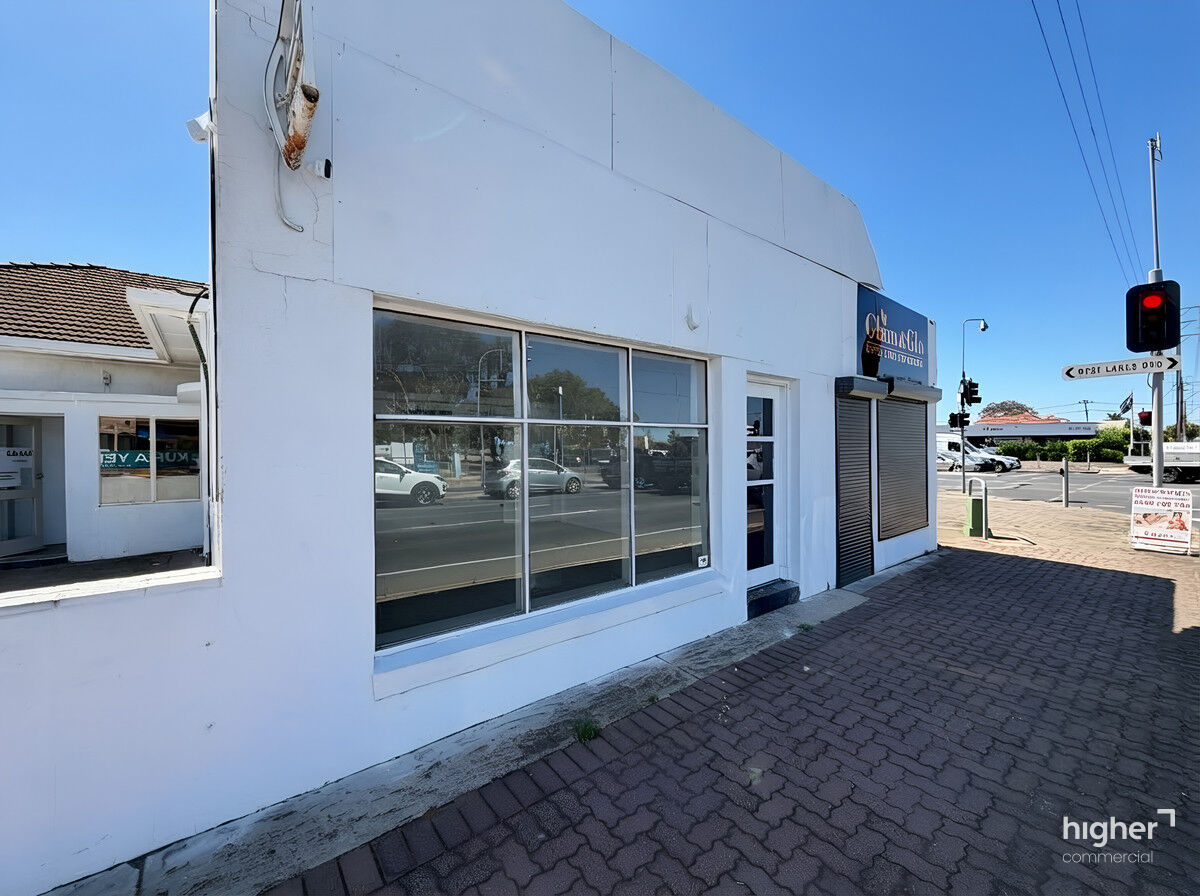 Office and Shopfront Along High Traffic Intersection