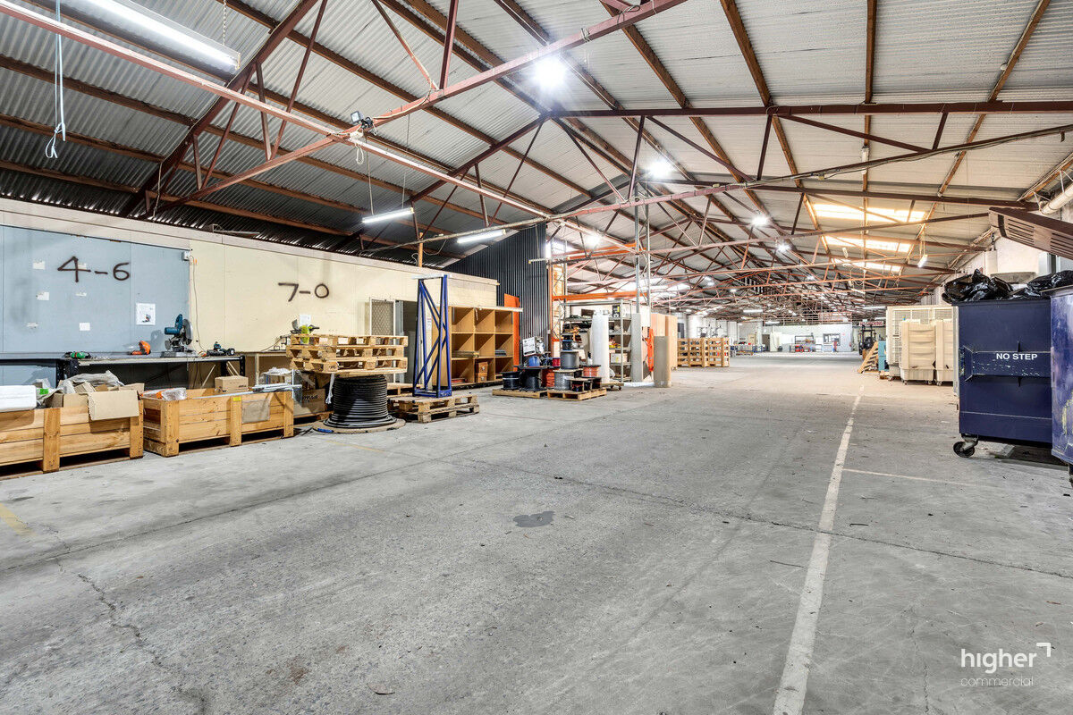 Substantial Warehouse/Showroom