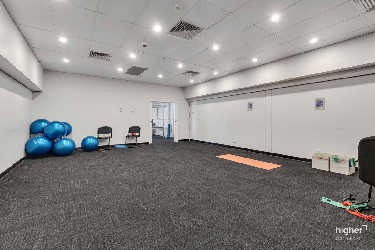 High-Exposure Allied Health or Office/ Retail Opportunity