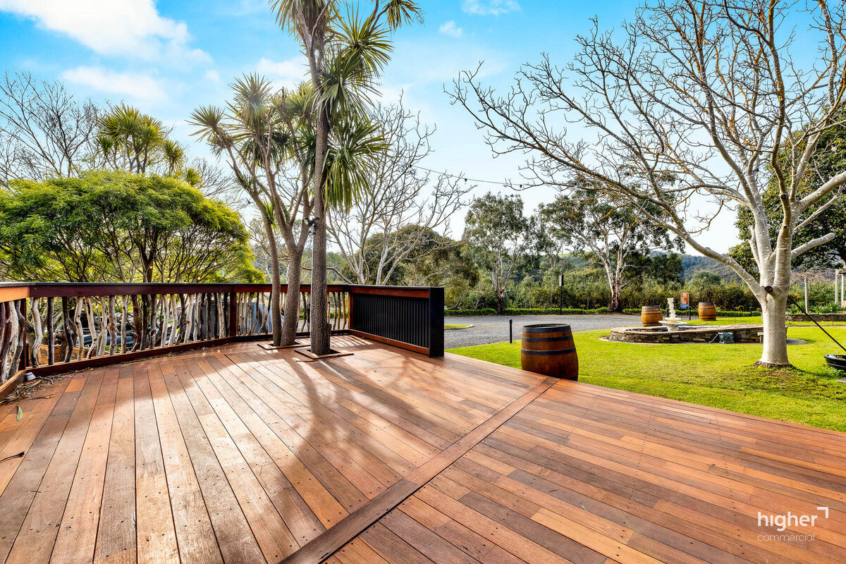 Stunning Trade-Ready Residence and Function Centre for Sale or Lease