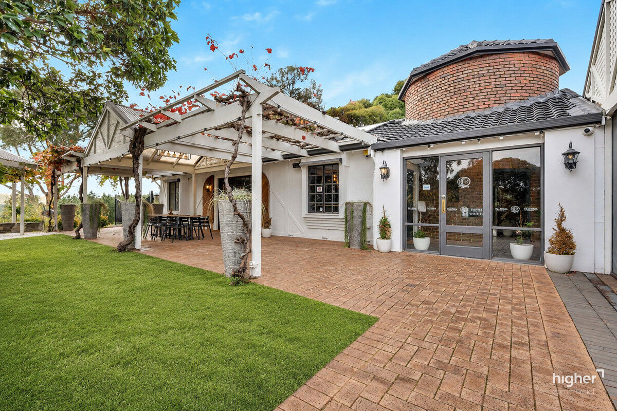 Stunning Trade-Ready Residence and Function Centre for Sale or Lease