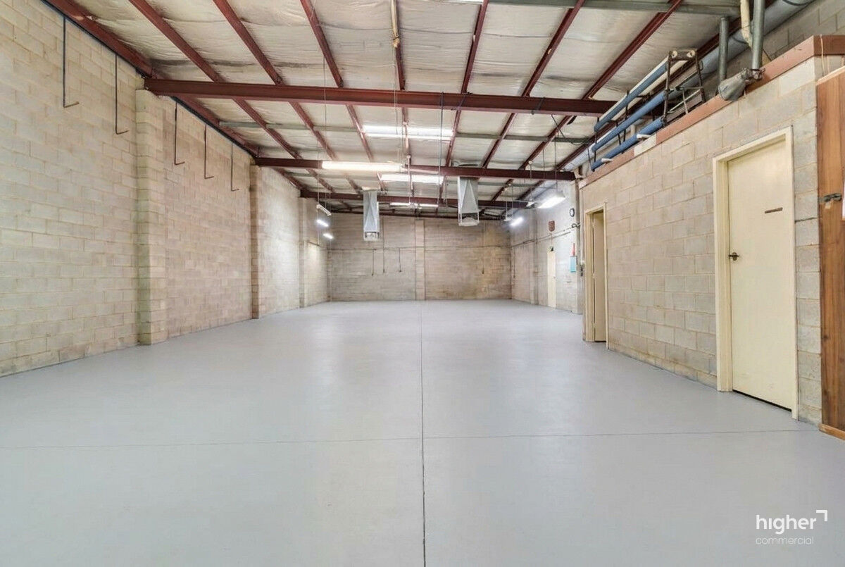 Central Showroom / Warehouse with On-Site Parking