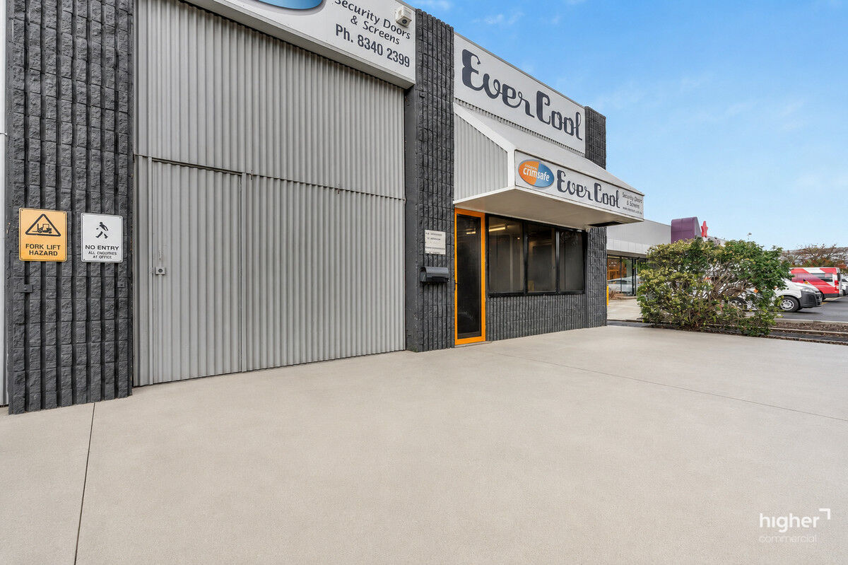 Central Showroom / Warehouse with On-Site Parking