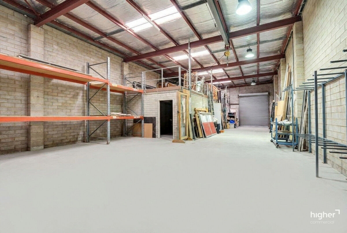 Central Showroom / Warehouse with On-Site Parking