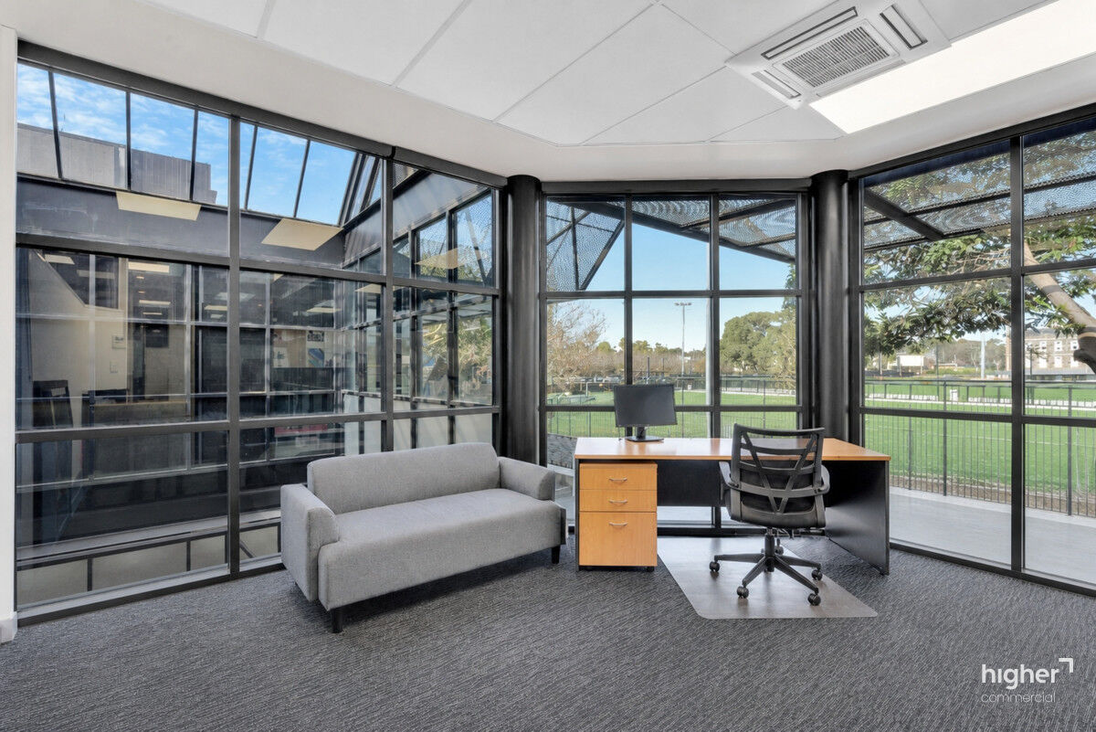 Light-Filled Office with Six Private Car Parking Spaces