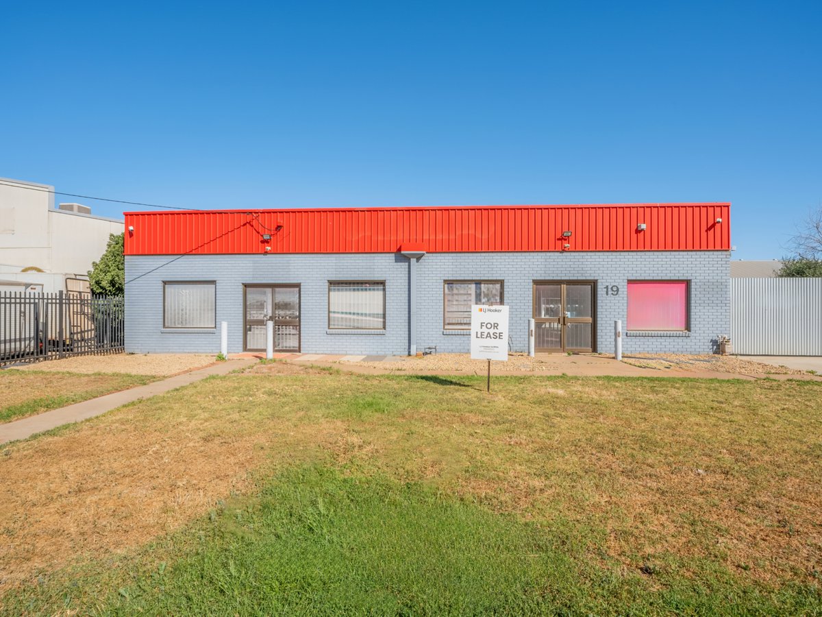 Commercial property in prime Industrial area