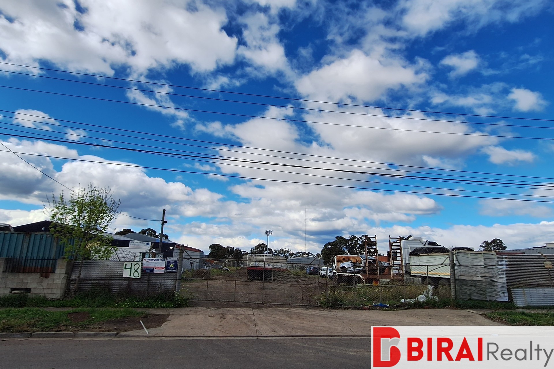 INDUSTRIAL LAND FOR SALE 3100M2*