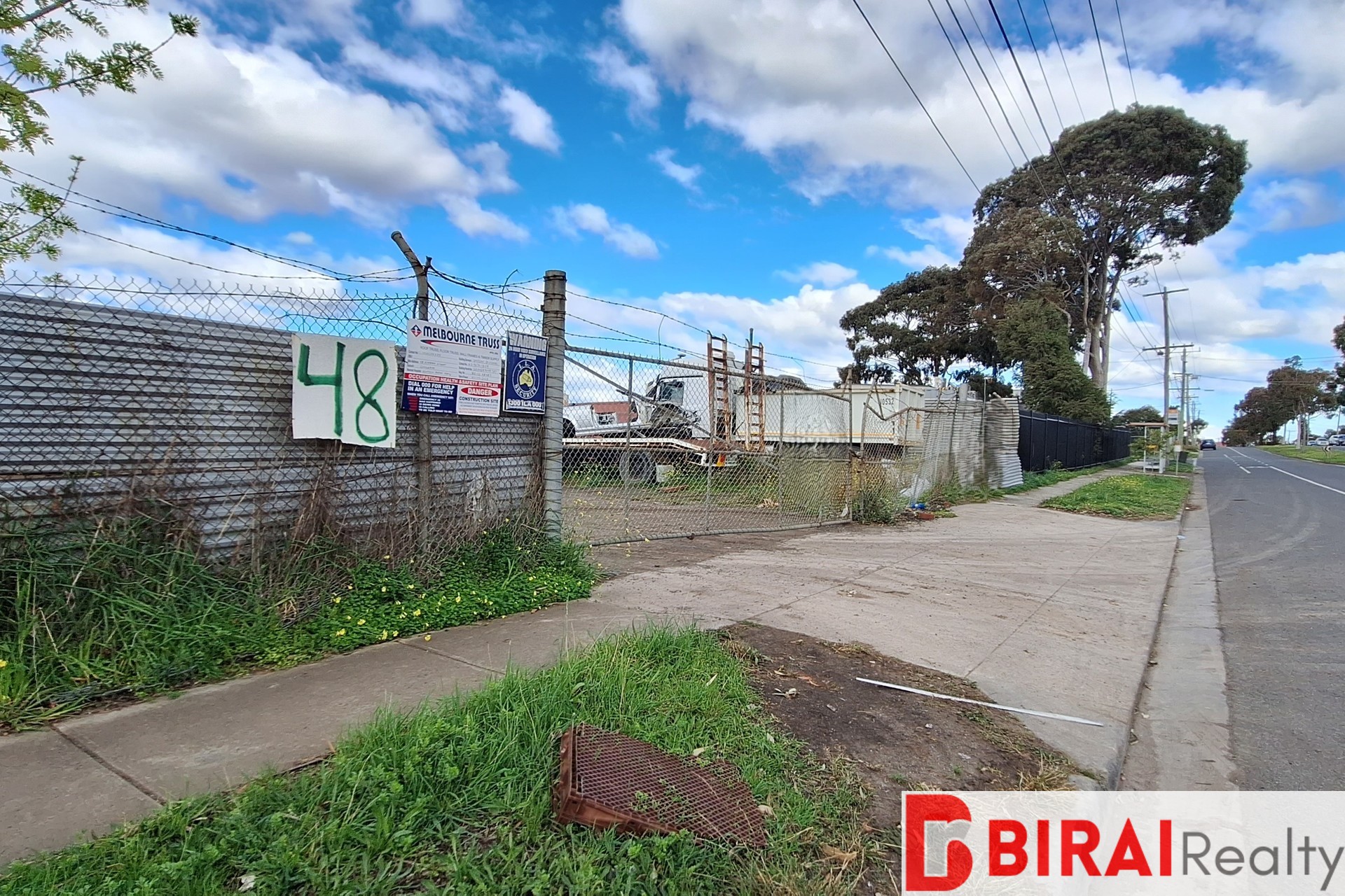 INDUSTRIAL LAND FOR SALE 3100M2*