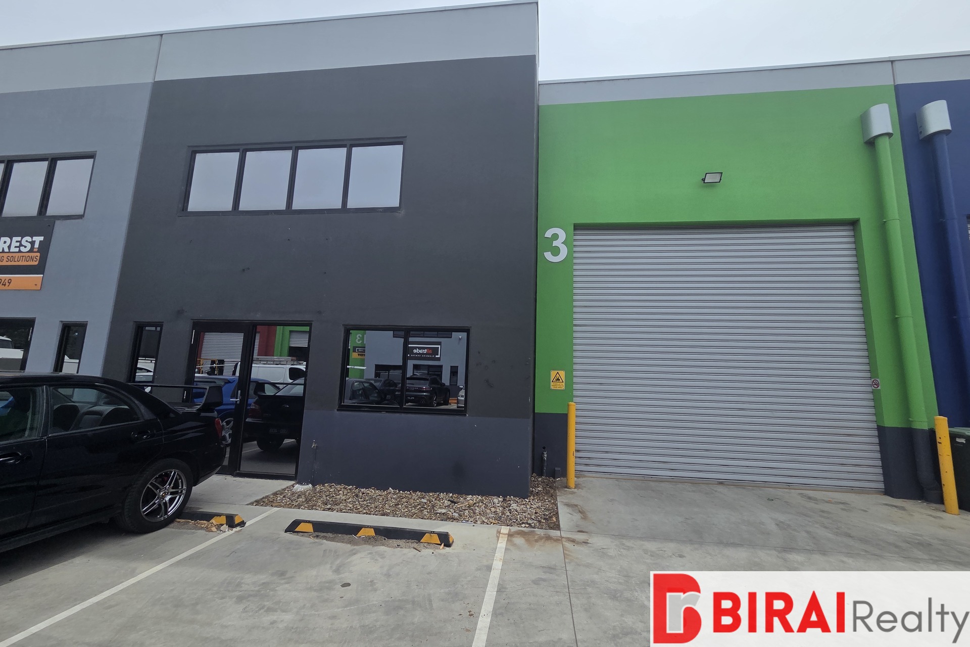 WAREHOUSE IN ARDEER FOR SALE/LEASE 320M2*