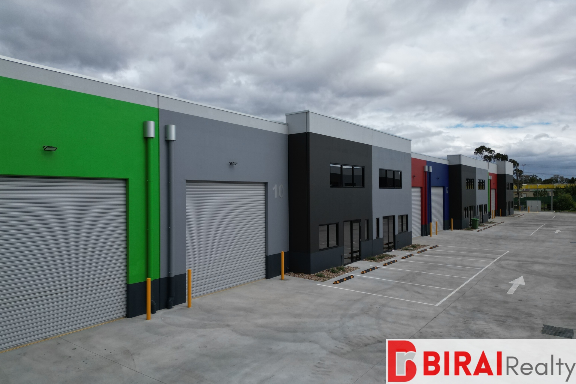 WAREHOUSE IN ARDEER FOR SALE/LEASE 320M2*