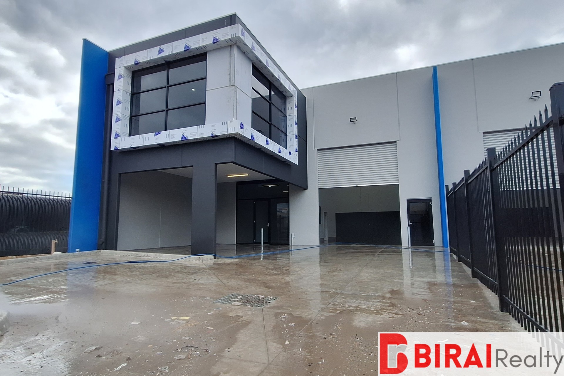 GREAT LOCATION IN CRAIGIEBURN 320M2*