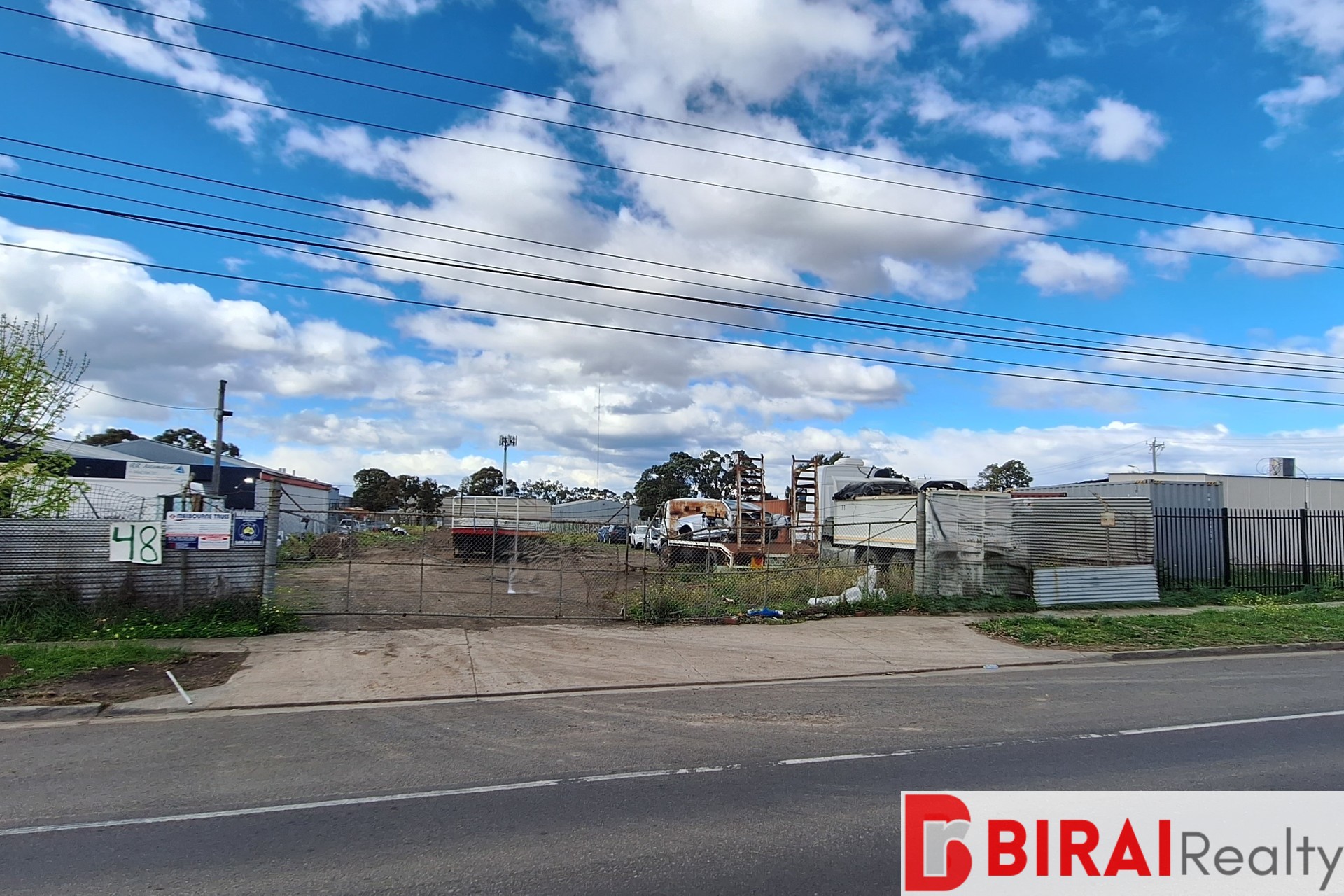 INDUSTRIAL LAND FOR SALE 3100M2*