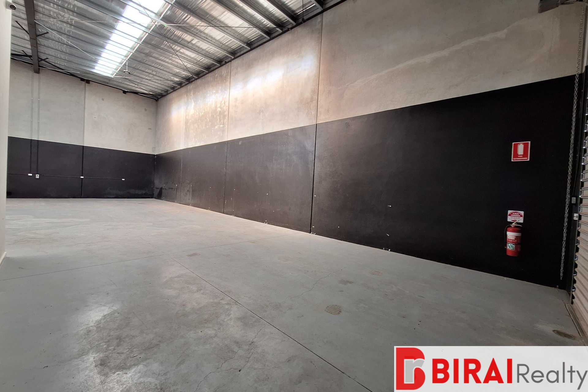 WAREHOUSE IN ARDEER FOR LEASE 320M2*