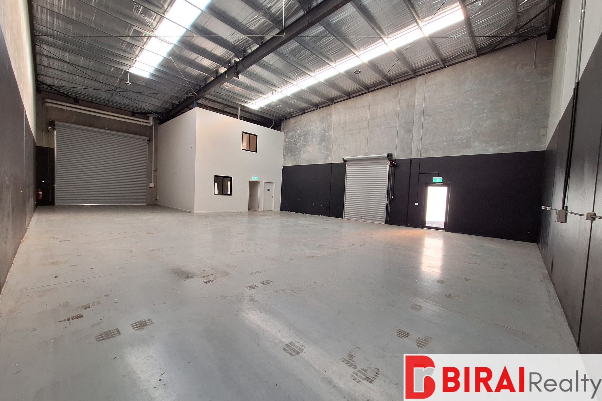 WAREHOUSE IN ARDEER FOR LEASE 320M2*