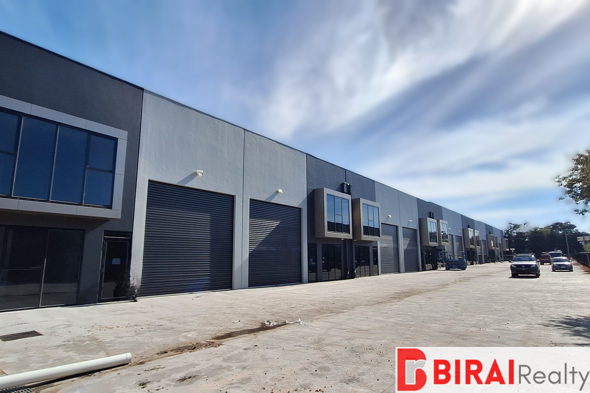 BRAND NEW WAREHOUSES IN COOLAROO FOR LEASE 295M2*-320M2*