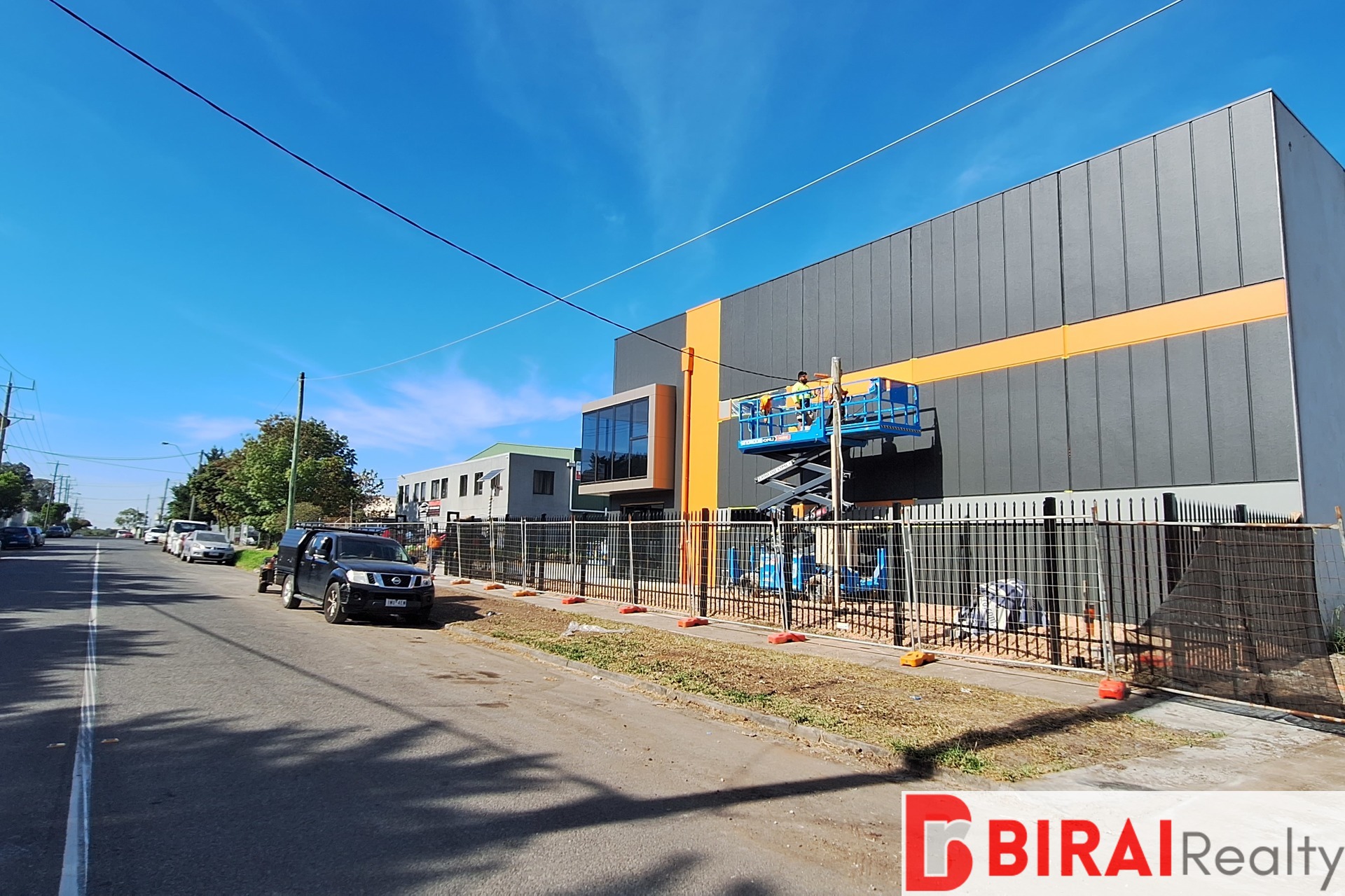 BRAND NEW WAREHOUSES IN COOLAROO FOR LEASE 295M2*-320M2*
