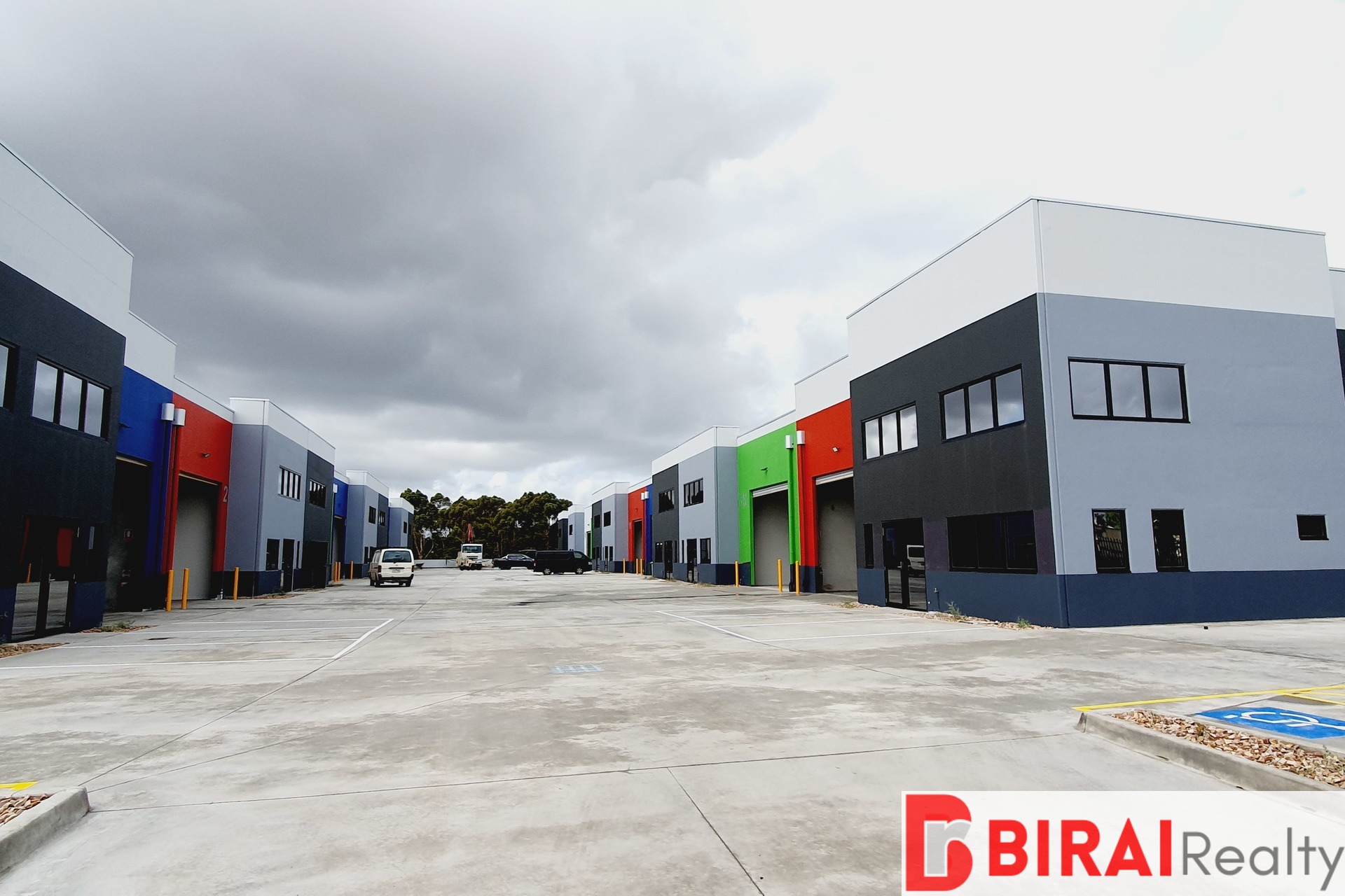 WAREHOUSE FOR LEASE NEAR NEW COSTCO IN ARDEER 320M2*