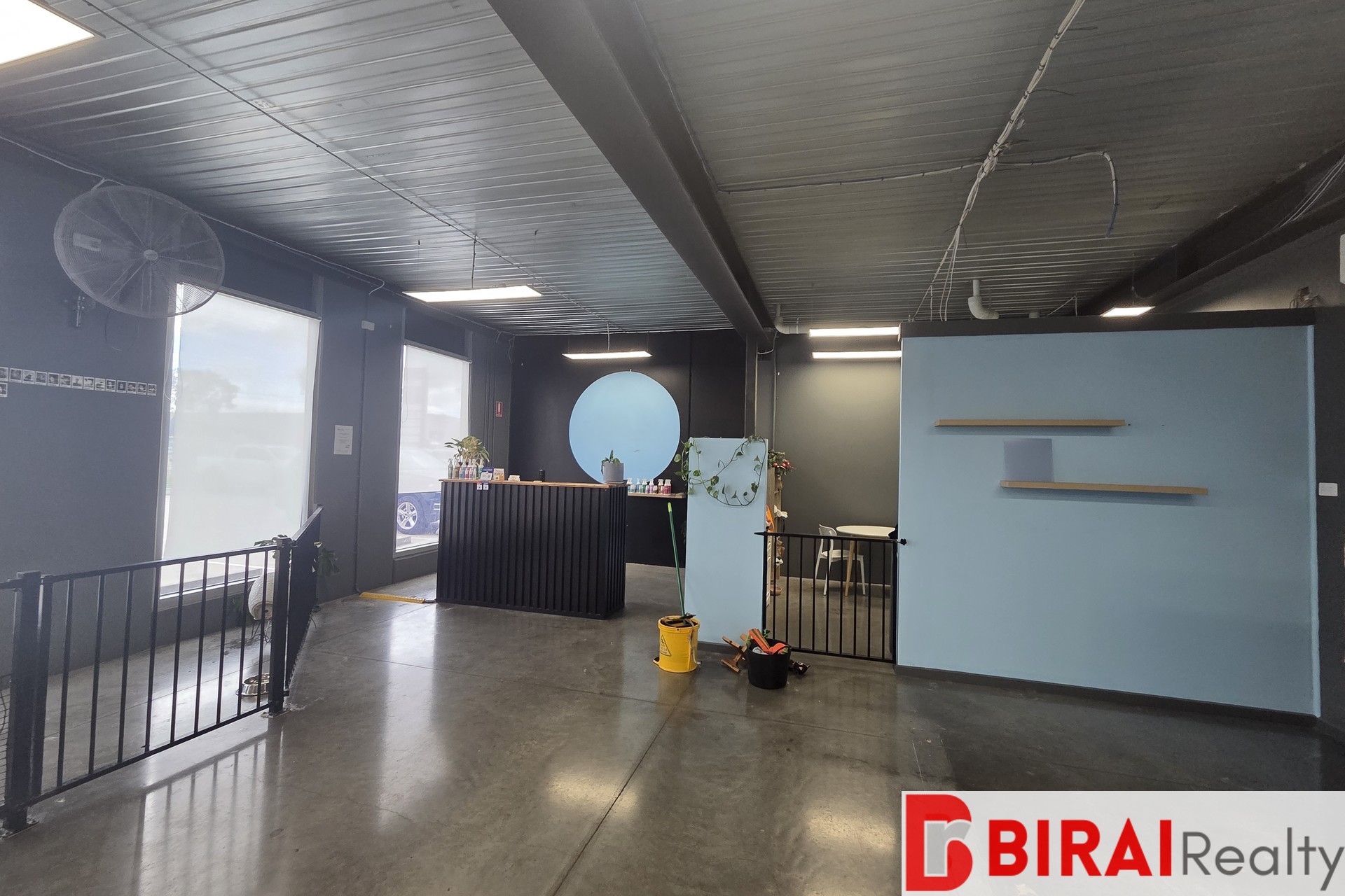 SHOWROOM/RETAIL/OFFICE SPACE FOR LEASE IN ALTONA 263M2*