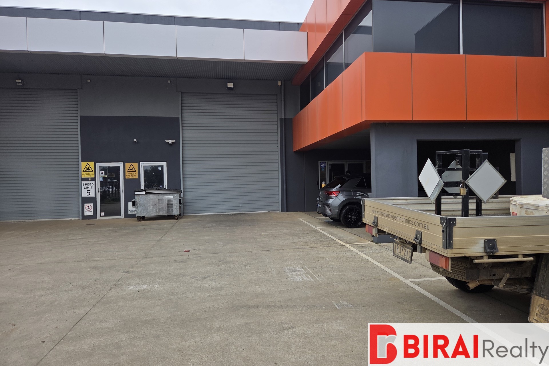MODERN OFFICE SPACE IN RAVENHALL FOR LEASE 115M2*