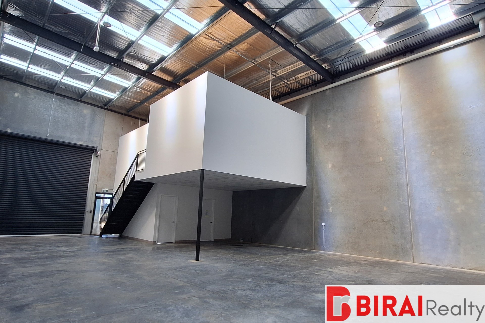 BRAND NEW WAREHOUSE IN COOLAROO FOR LEASE 315M2*