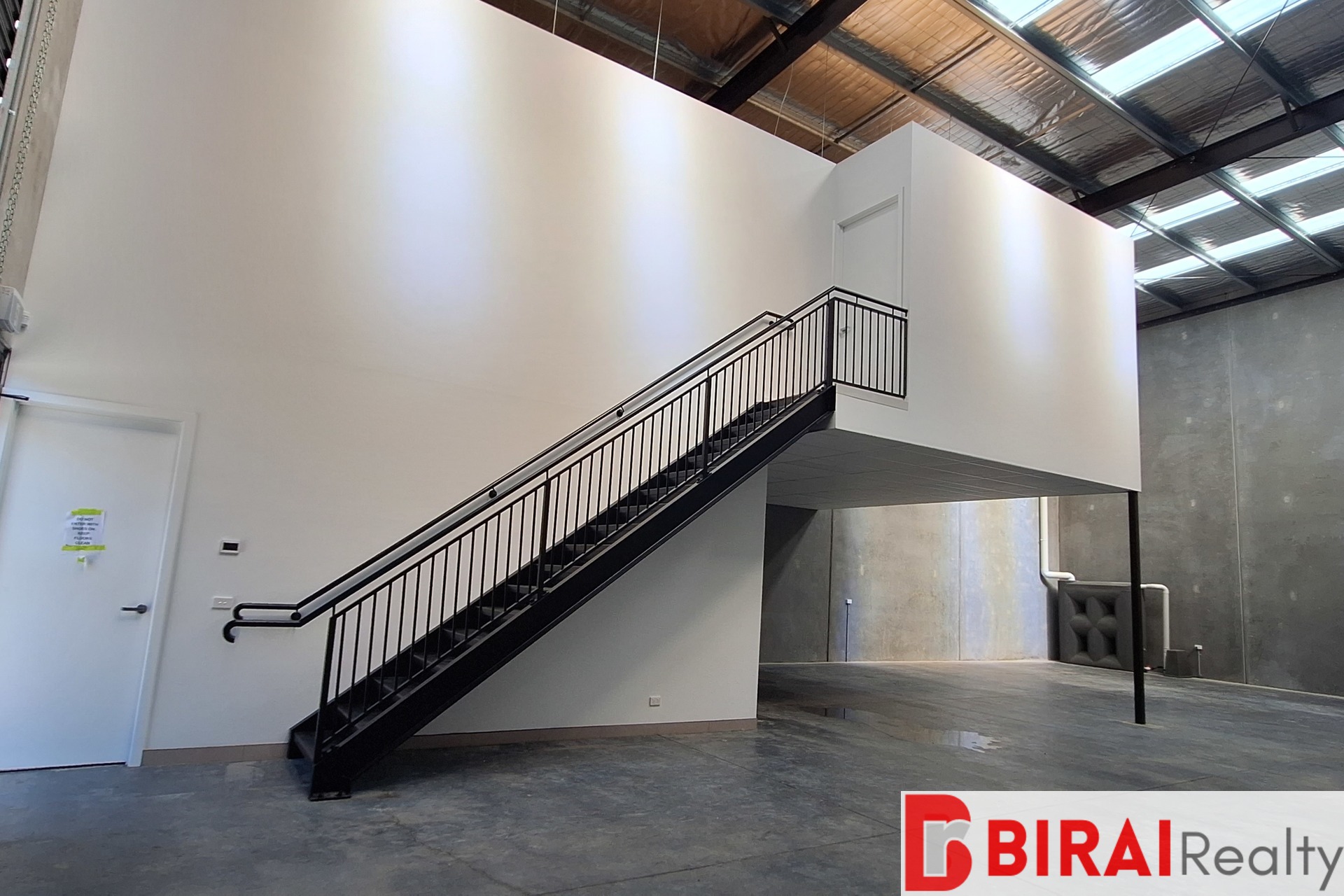 BRAND NEW WAREHOUSE IN COOLAROO FOR LEASE 315M2*