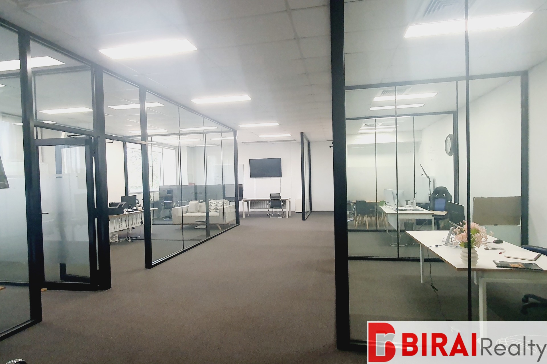 FOR LEASE | MAIN ROAD OFFICE IN DEER PARK 150M2*
