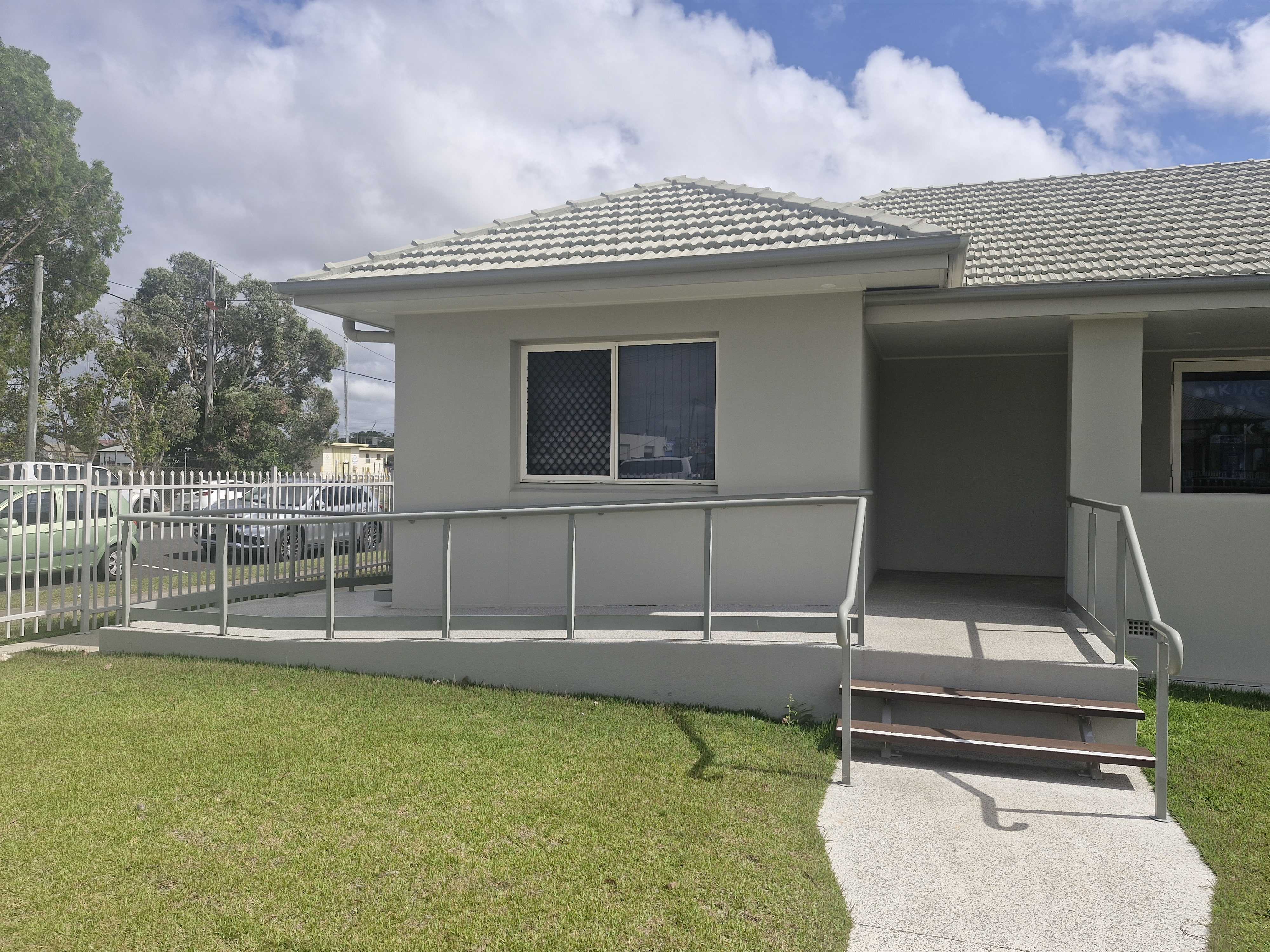 Attractive Standalone Professional Office/Treatment Rooms for Lease!