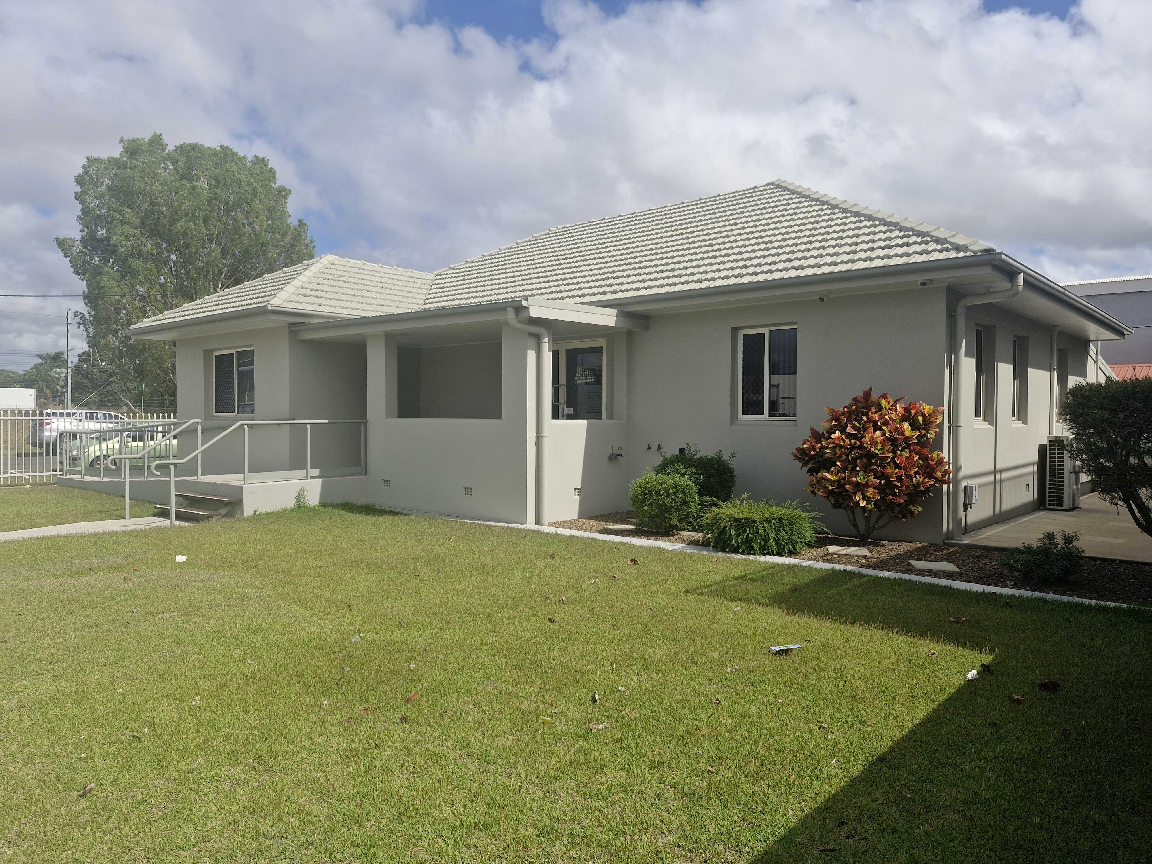 Attractive Standalone Professional Office/Treatment Rooms for Lease!