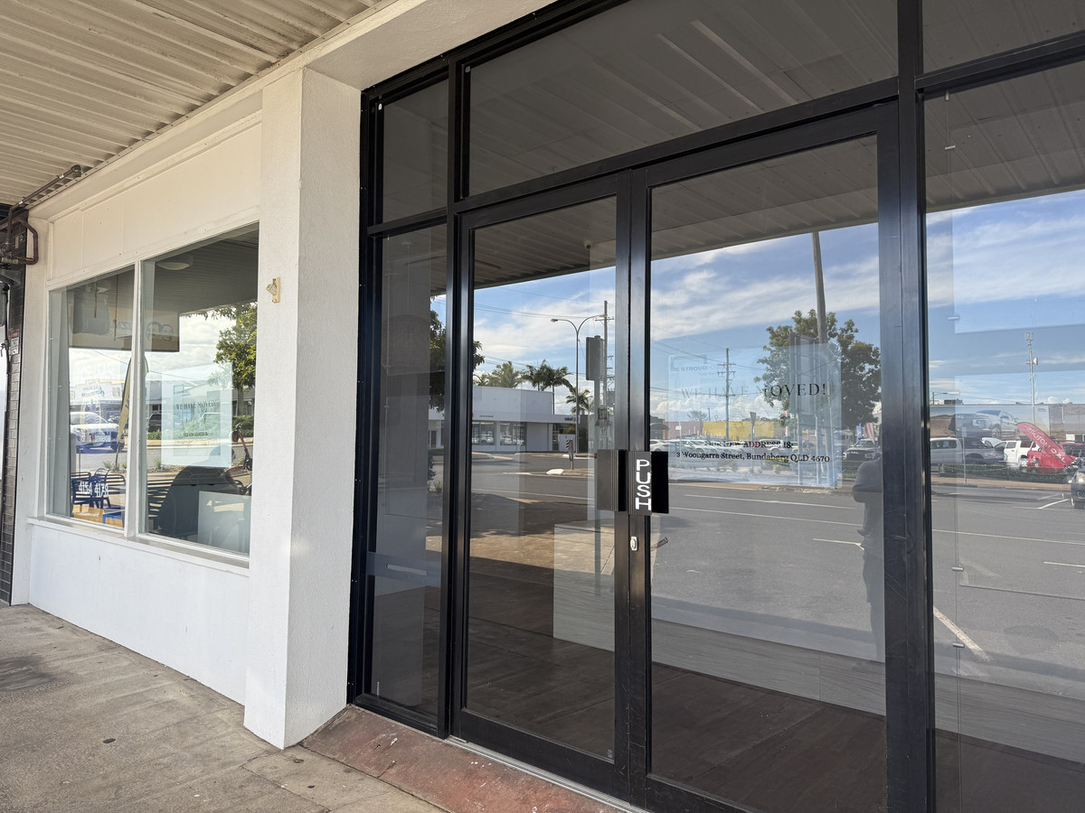 Commercial premises 130m2 available now. Great location next door to GYG Outlet