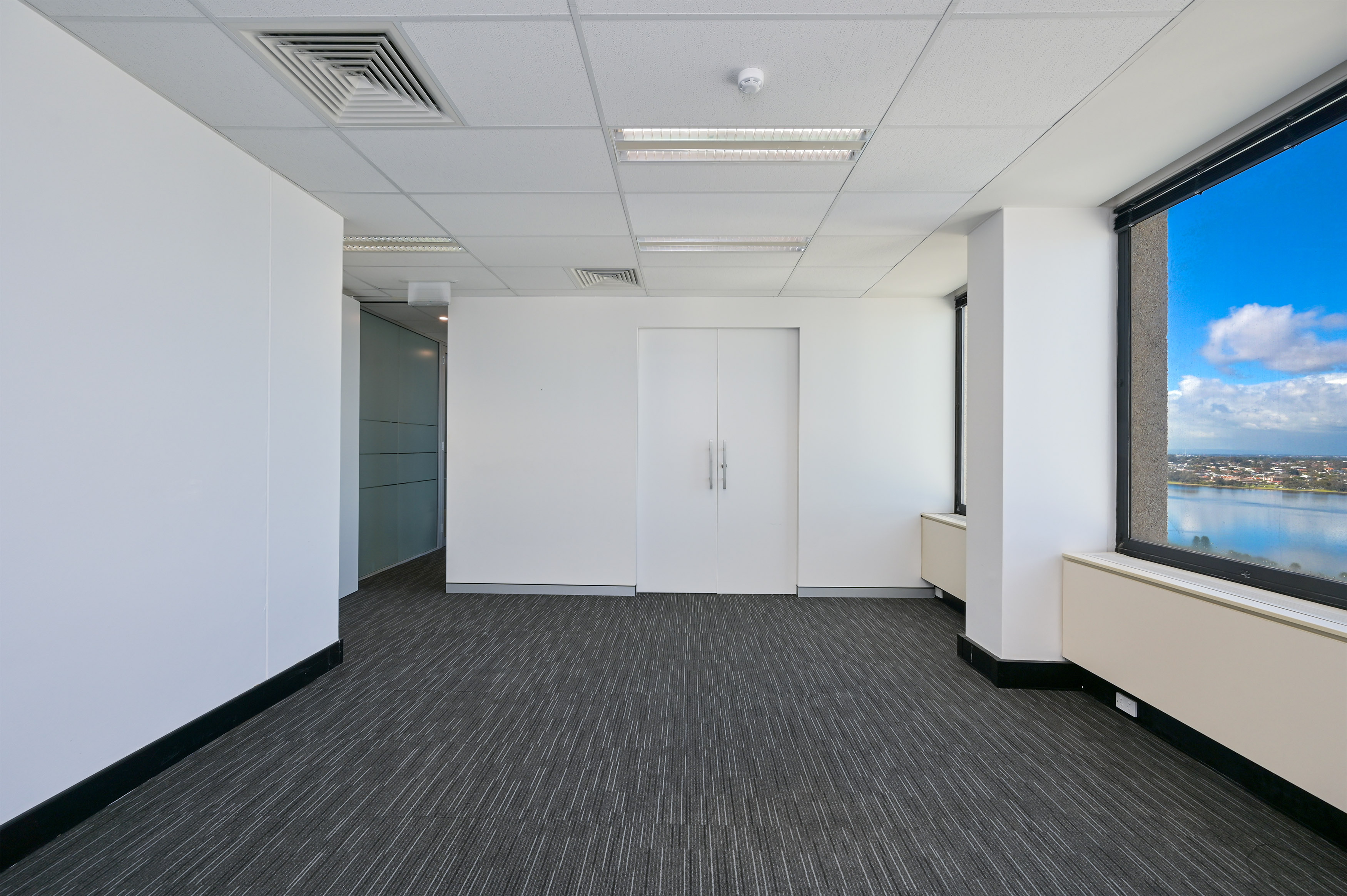 TOP FLOOR CBD OFFICE WITH OUTSTANDING SWAN RIVER VIEWS