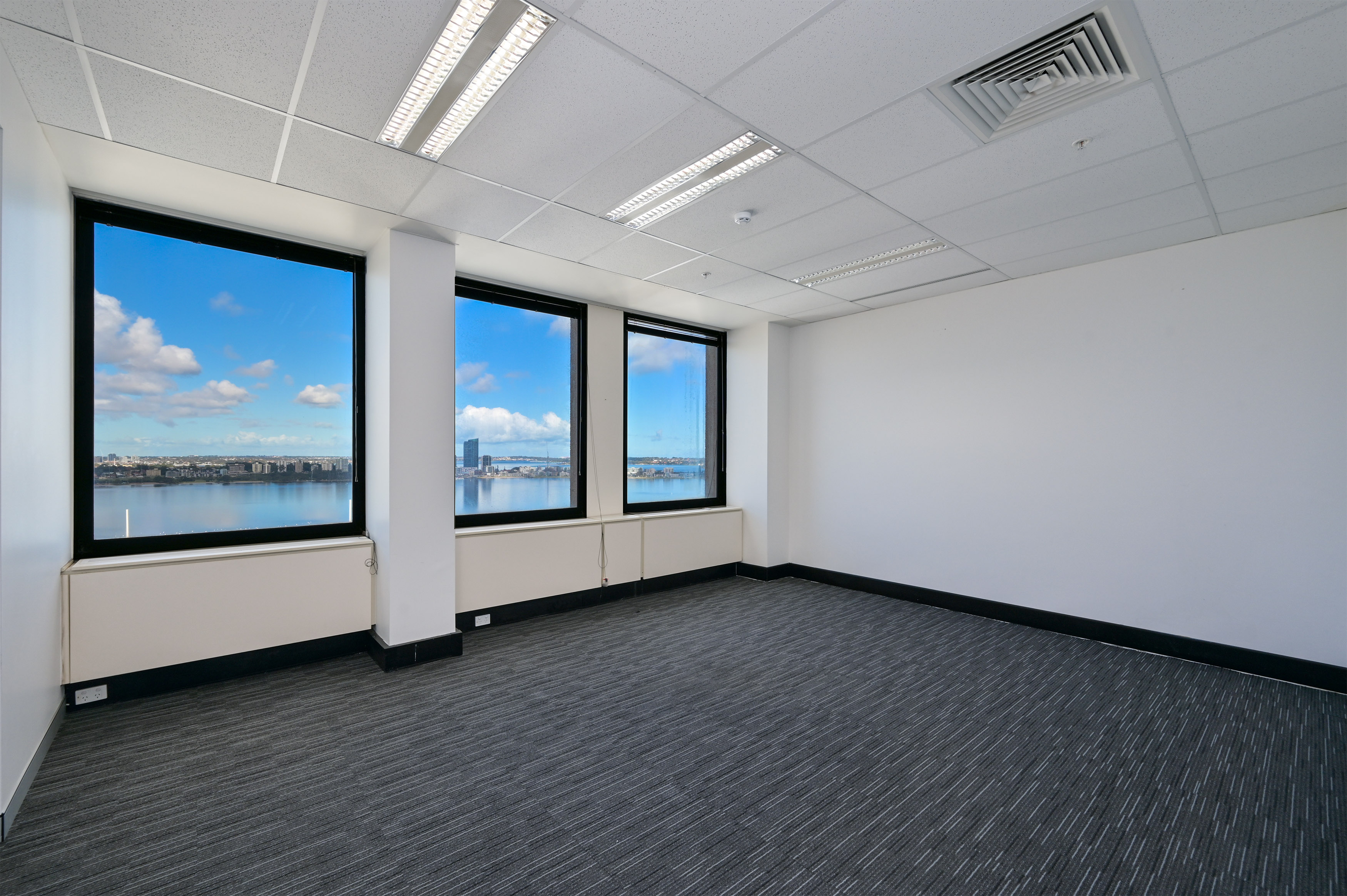 TOP FLOOR CBD OFFICE WITH OUTSTANDING SWAN RIVER VIEWS