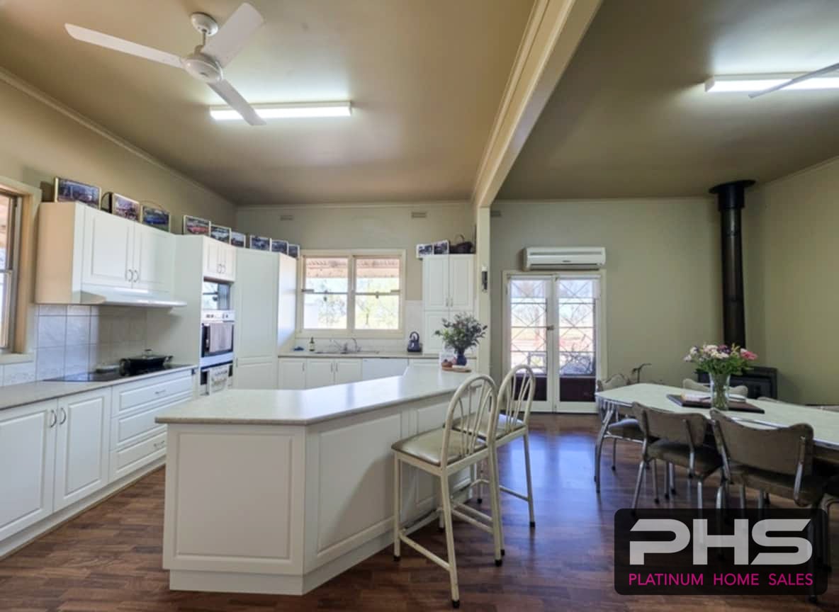Secluded Farmhouse - Comfortable & Practical