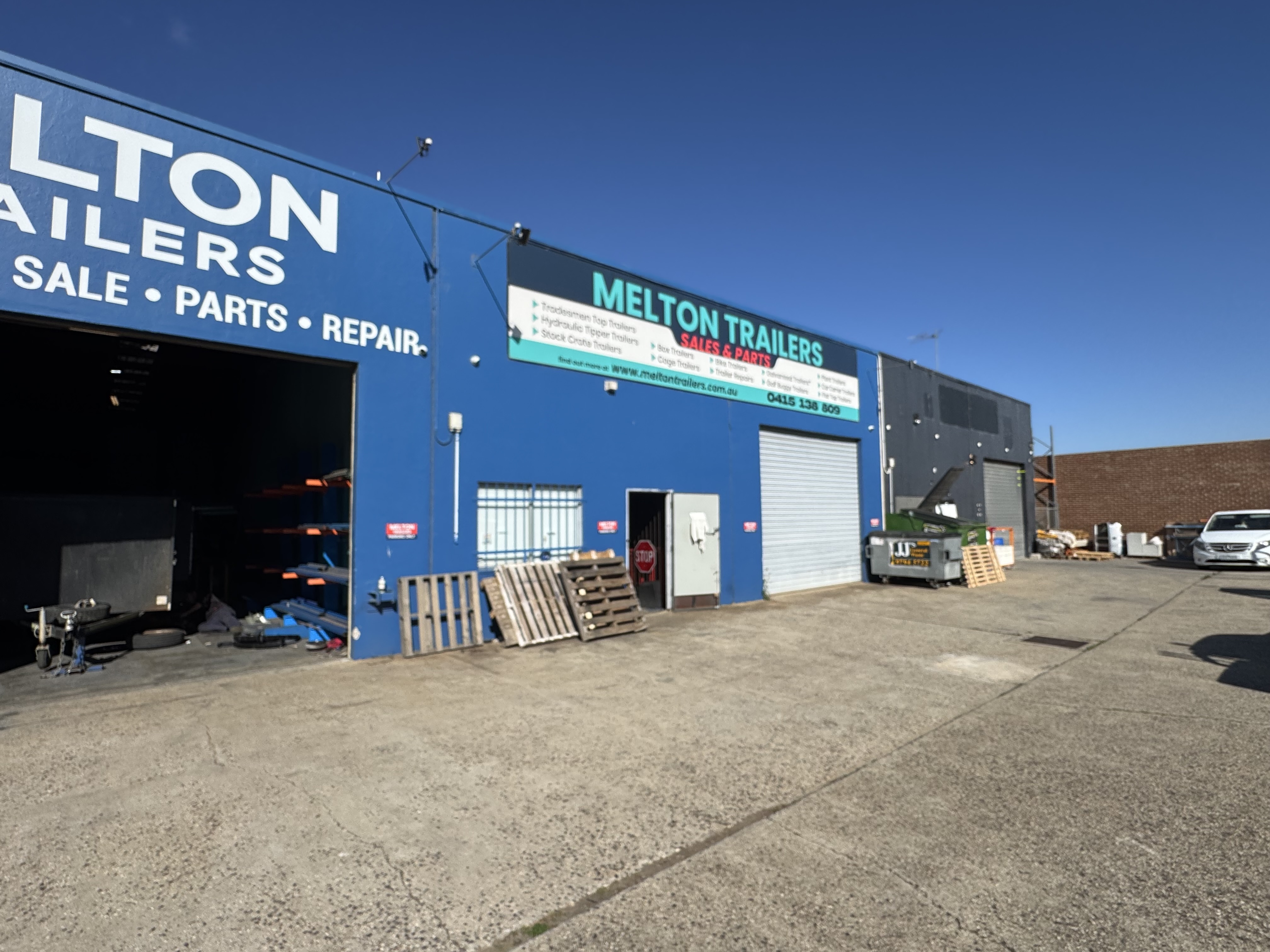 High Exposure Warehouse | Prime High Street Position