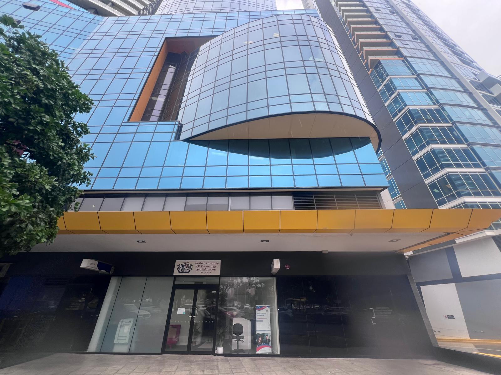 Owner Wants Sold  161m Southport CBD Retail/Office Opportunity