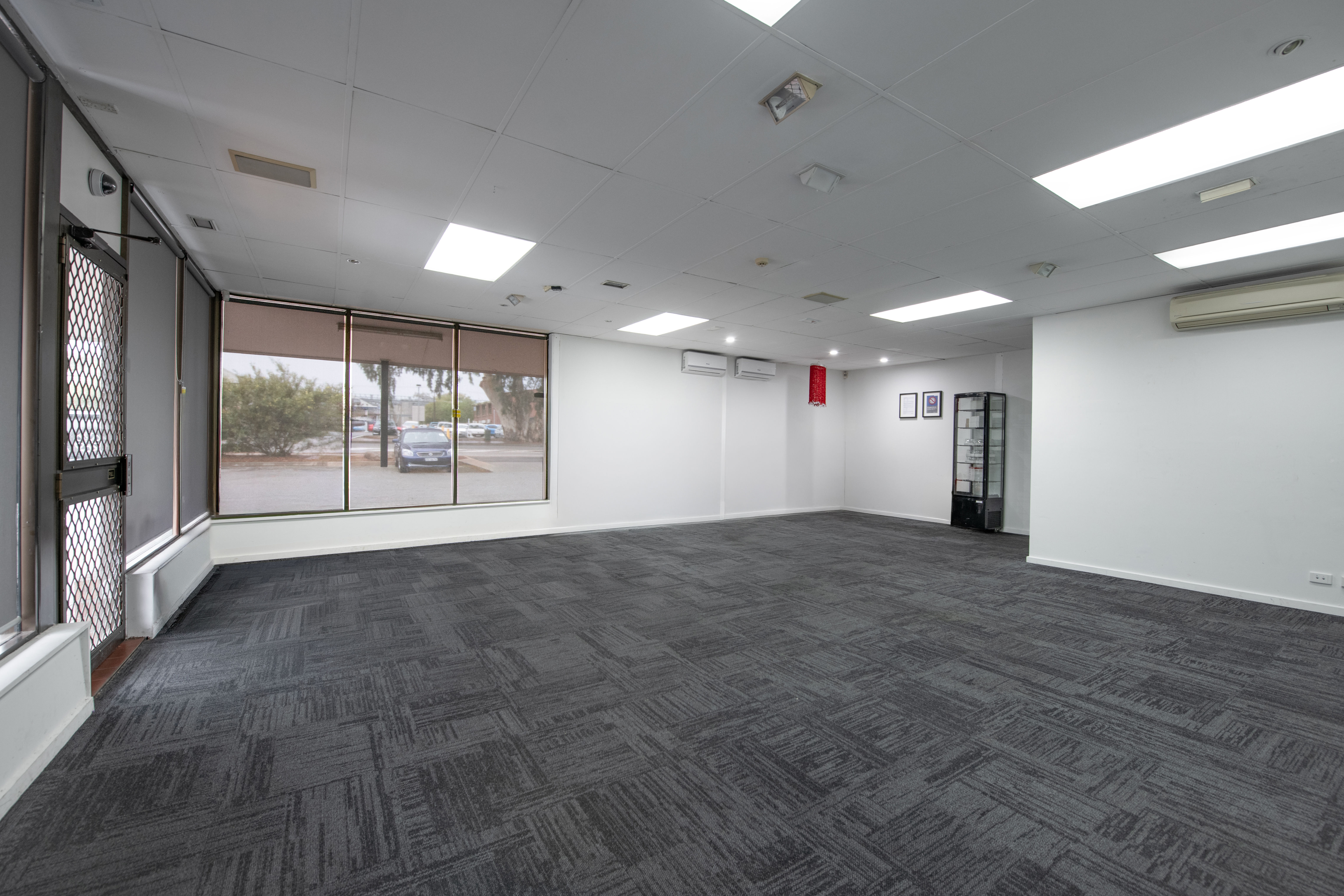 Retail / Office Opportunity in Established Salisbury Shopping Precinct
